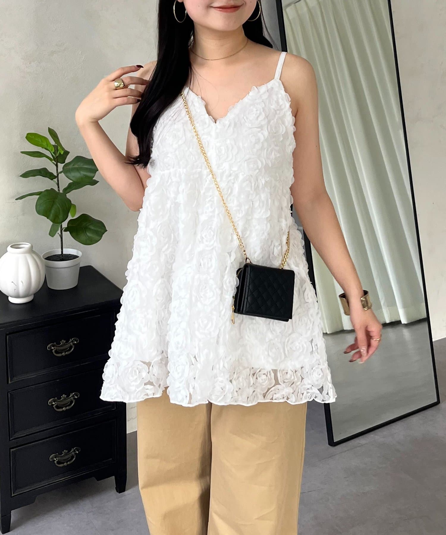 prose verse(プロズヴェール) 【春服総選挙対象商品】3DフラワーVネックビスチェ