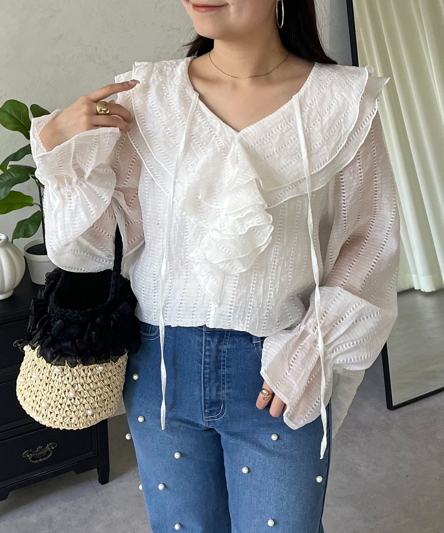 prose verse(プロズヴェール) シアーストライプVネックフリルブラウス