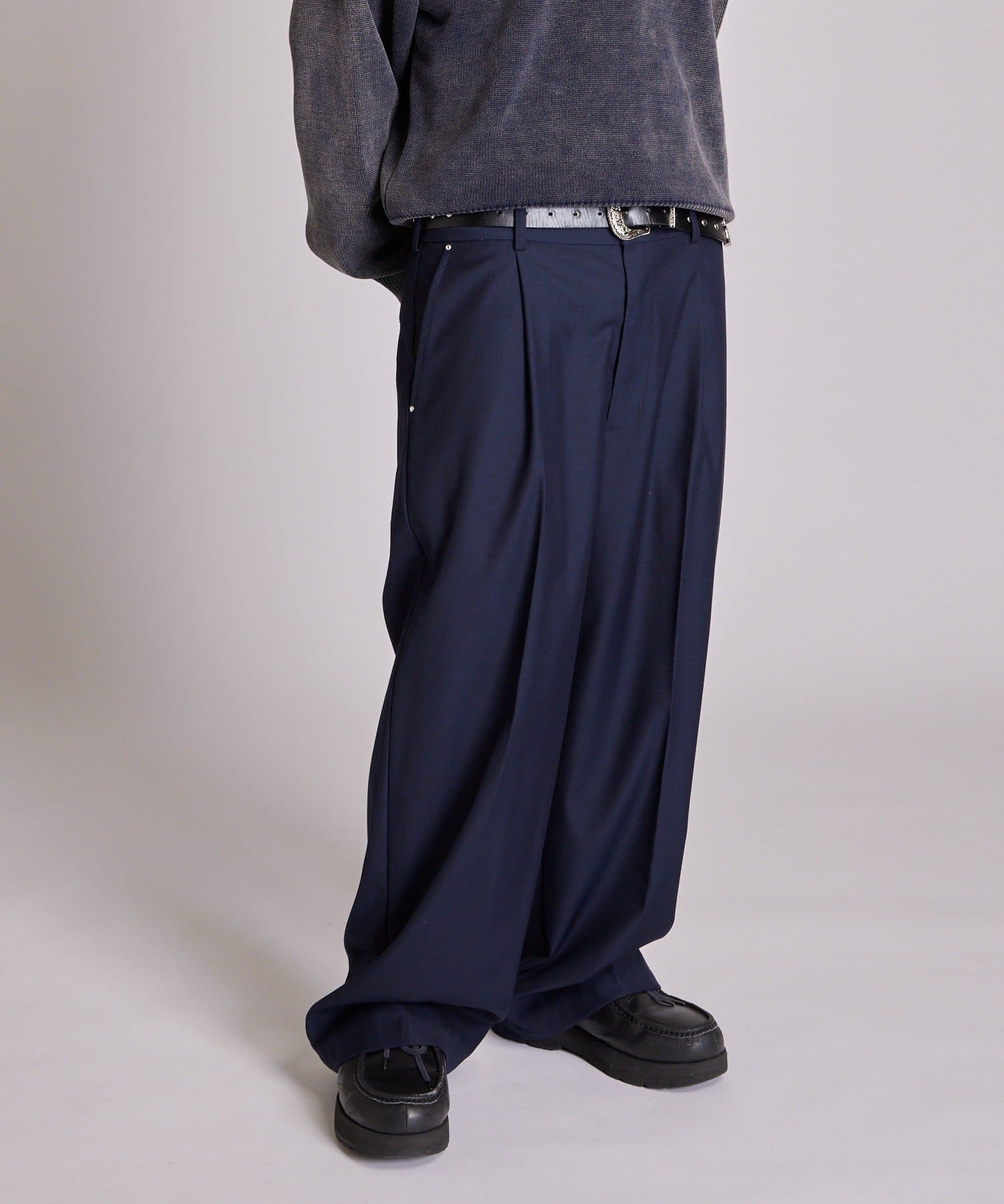 OUTLET(アウトレット) 【WHO'S WHO gallery】ワンタックスタッズスラックス