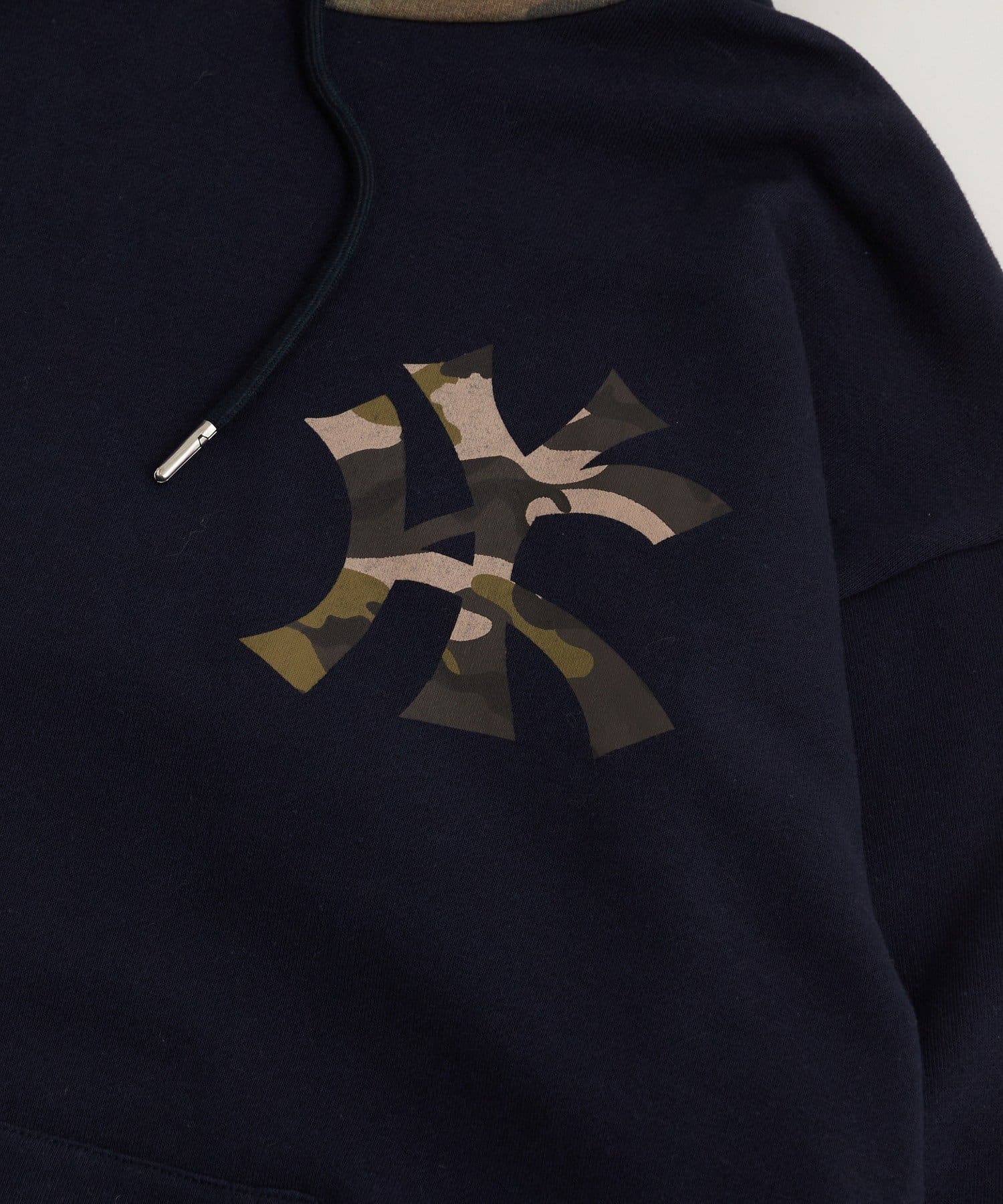 OUTLET(アウトレット) 【WHO'S WHO gallery】KOOKYN KYカモ柄切り替えパーカー