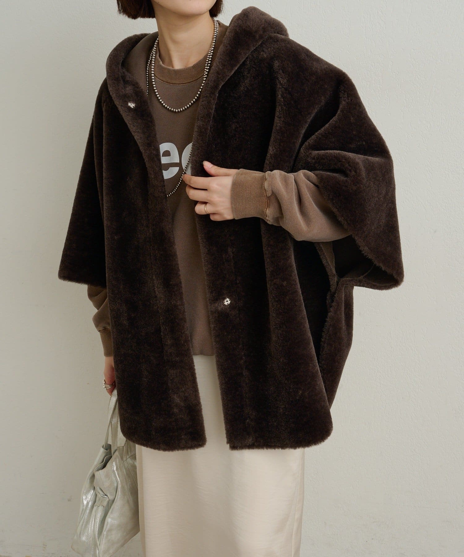 OUTLET(アウトレット) 【Omekashi】ショートファーボンディングポンチョ