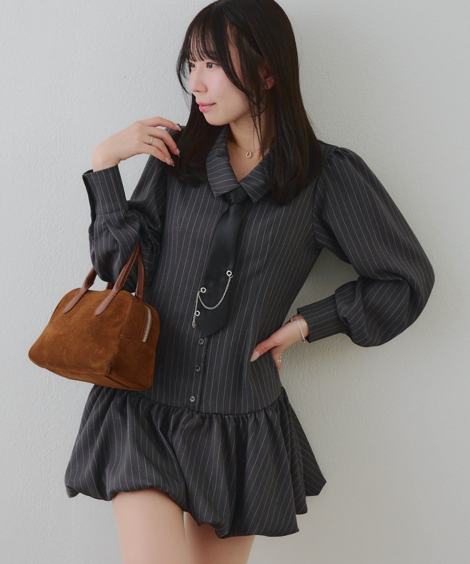 Remind me and forever(リマインドミーアンドフォーエバー) ネクタイ付裾バルーンミニワンピース