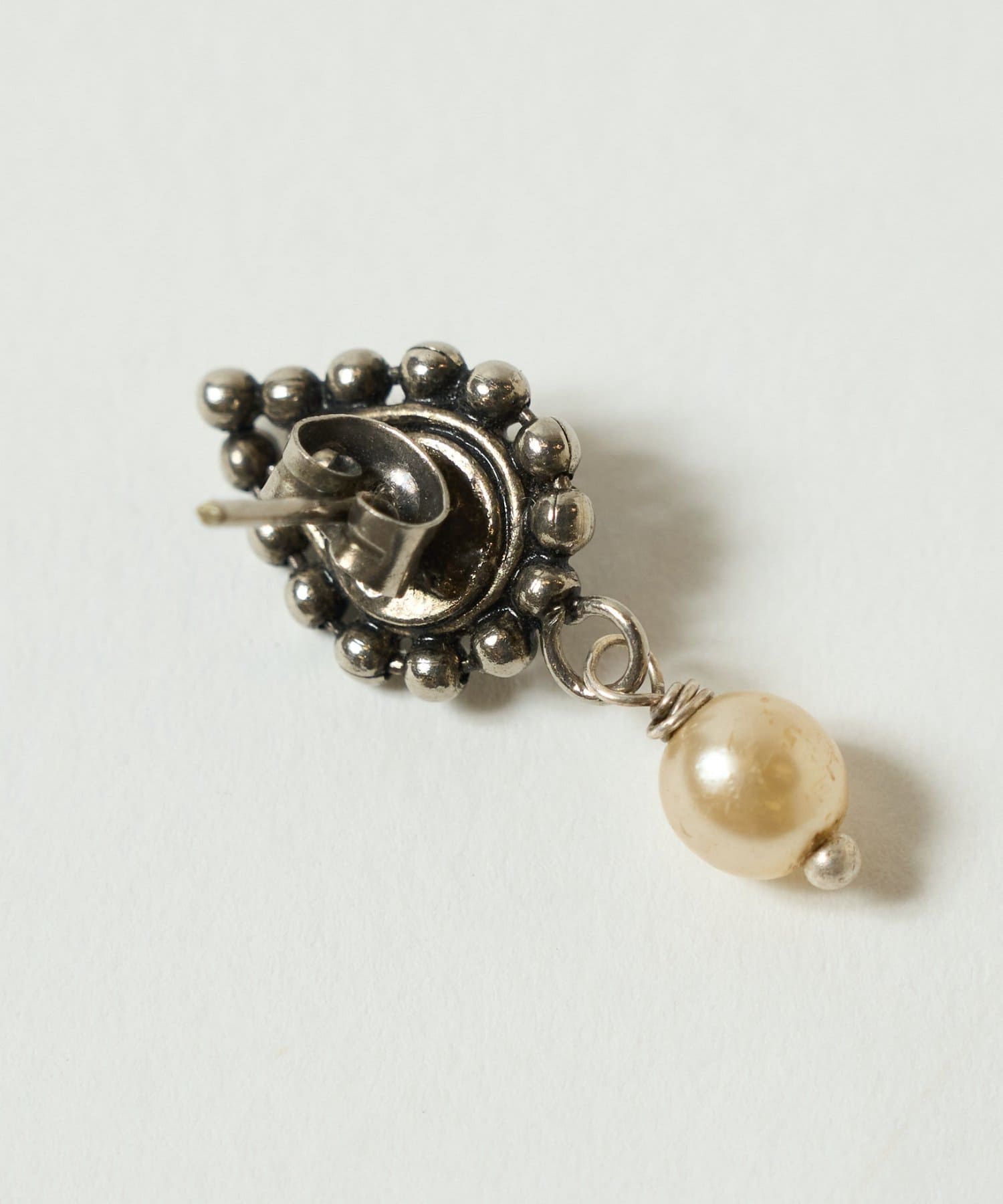 BEARDSLEY(ビアズリー) 《LA TONKINOISE》ワンサイドピアス