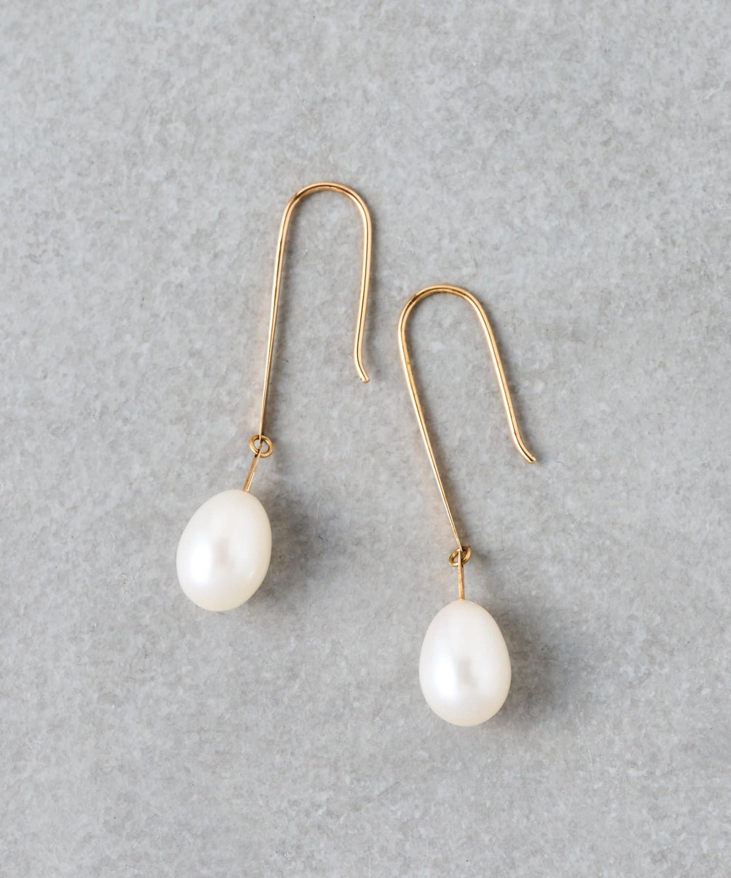 BEARDSLEY(ビアズリー) ​​​​​​​《Helena Rohner》ドロップパールピアス