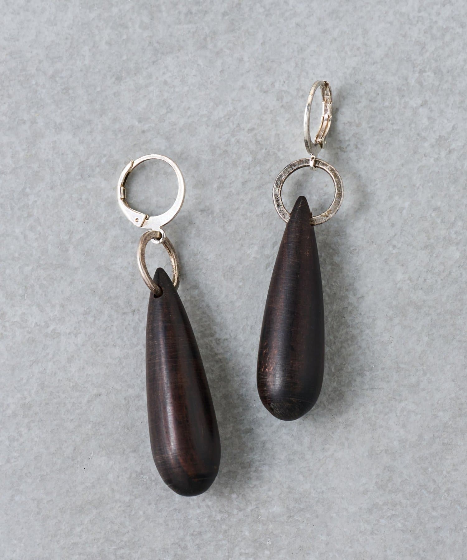 BEARDSLEY(ビアズリー) ​​​​​​​《Helena Rohner》ウッドドロップピアス
