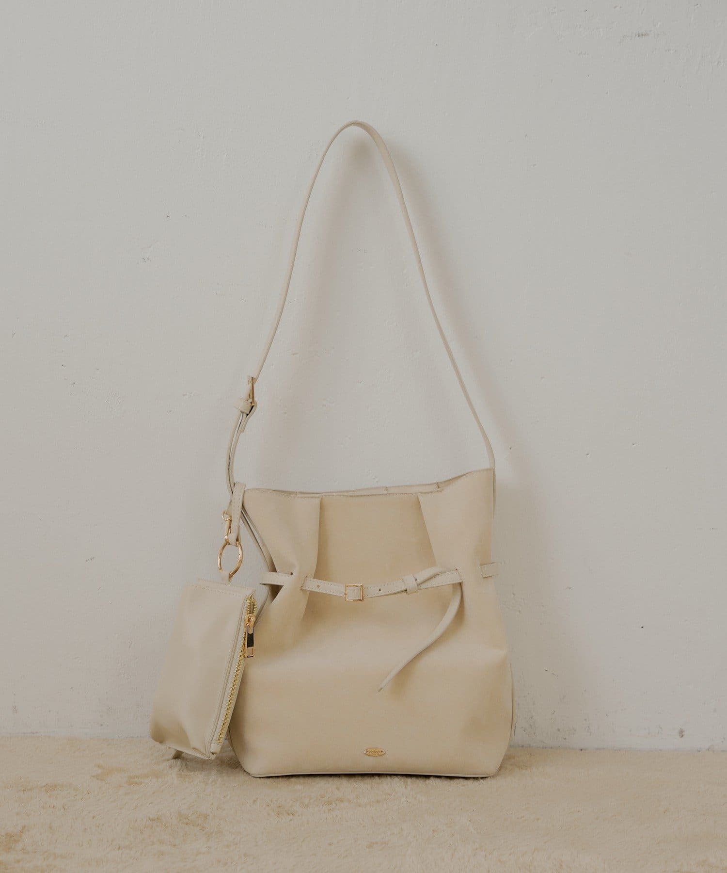 Chico(チコ) 【12/19(金)18時販売】スマホポーチ付きベルトデザインショルダーバッグ