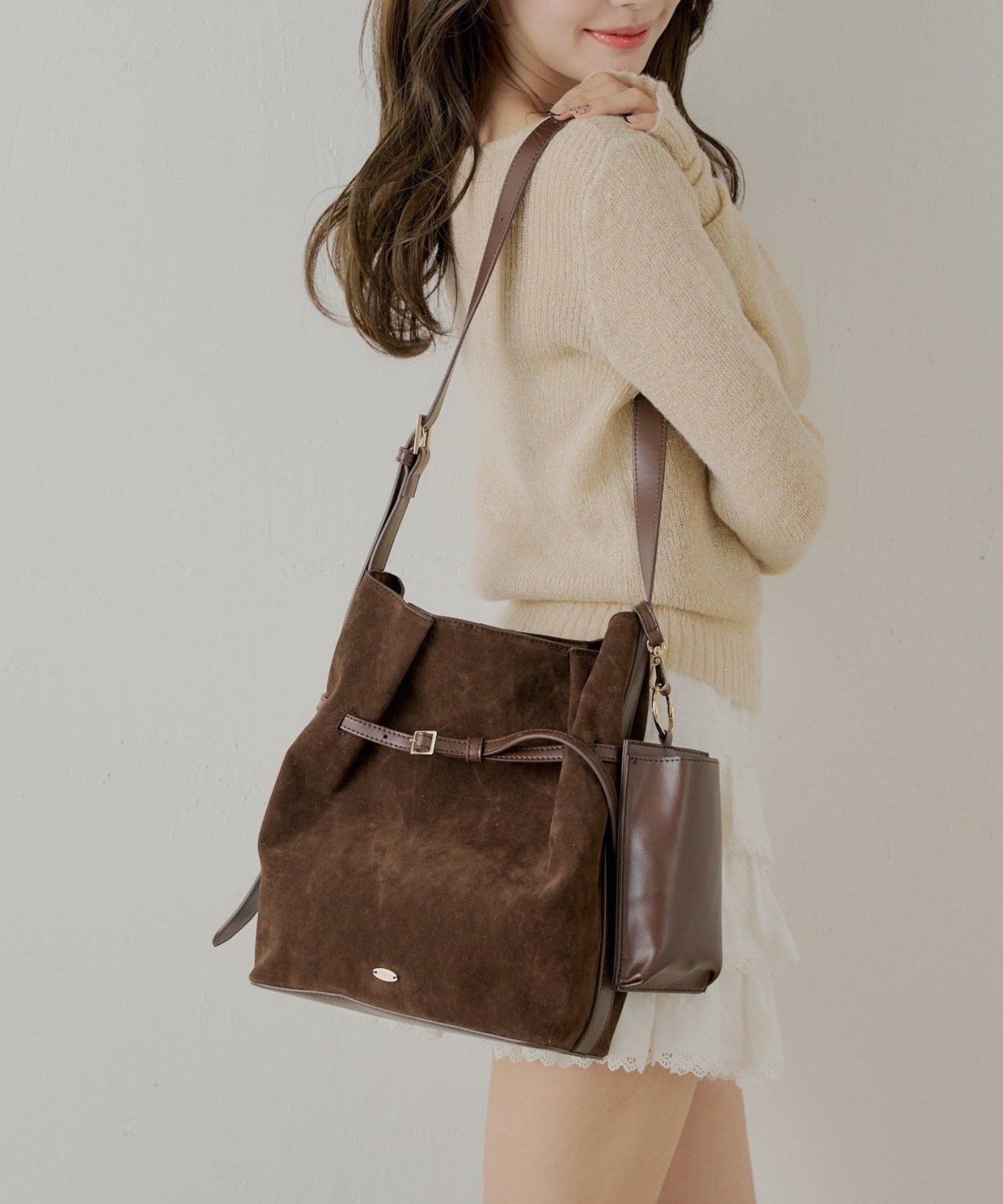 Chico(チコ) 【12/19(金)18時販売】スマホポーチ付きベルトデザインショルダーバッグ