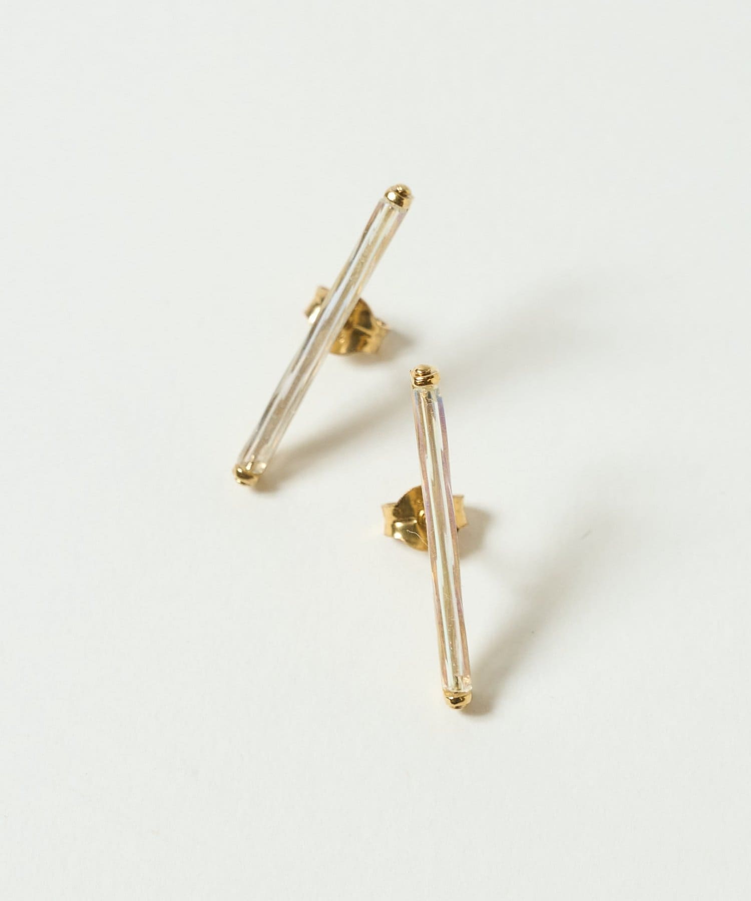 BEARDSLEY(ビアズリー) 《BEATRIZ PALACIOS》ショートバーピアス