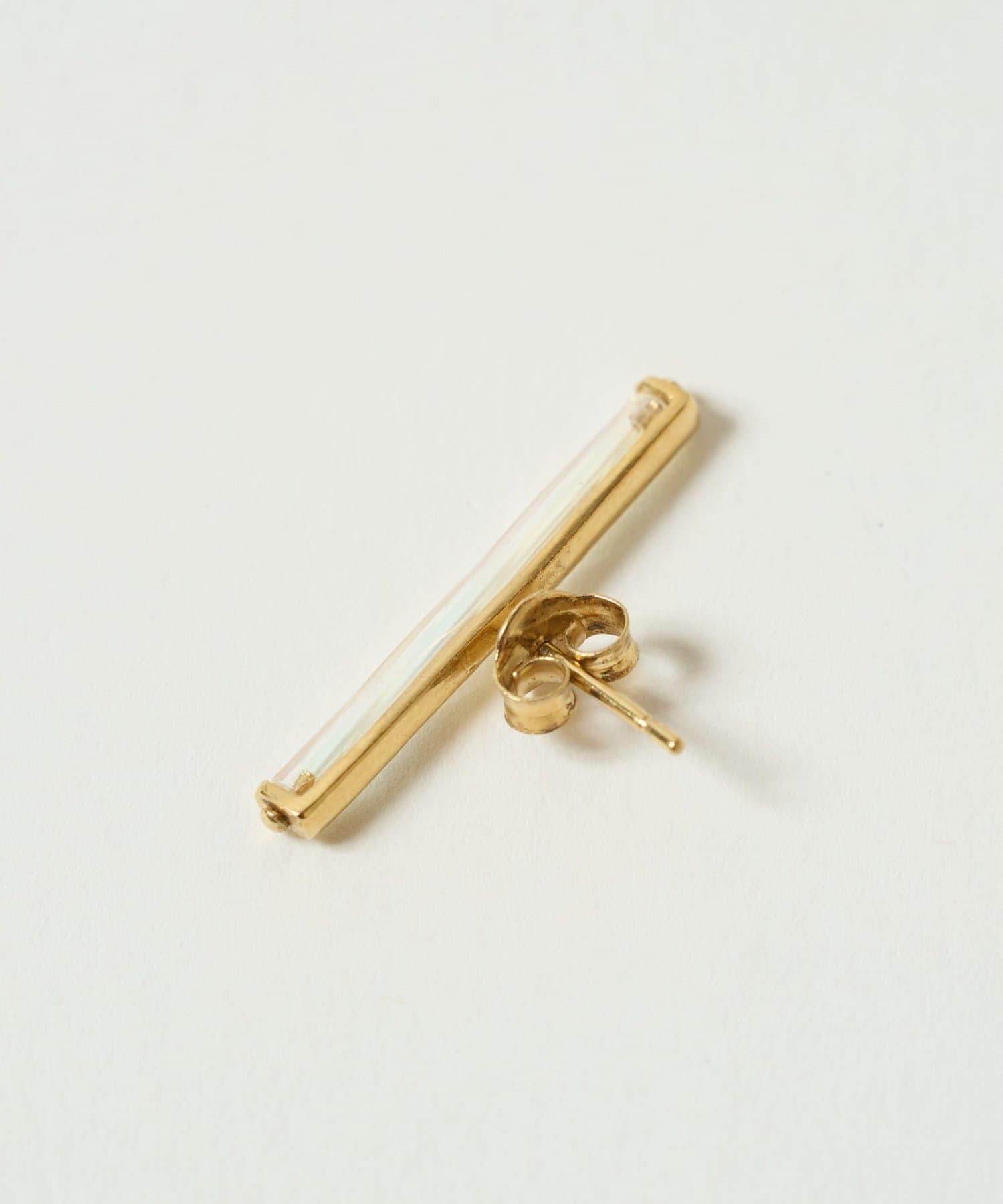 BEARDSLEY(ビアズリー) 《BEATRIZ PALACIOS》ショートバーピアス