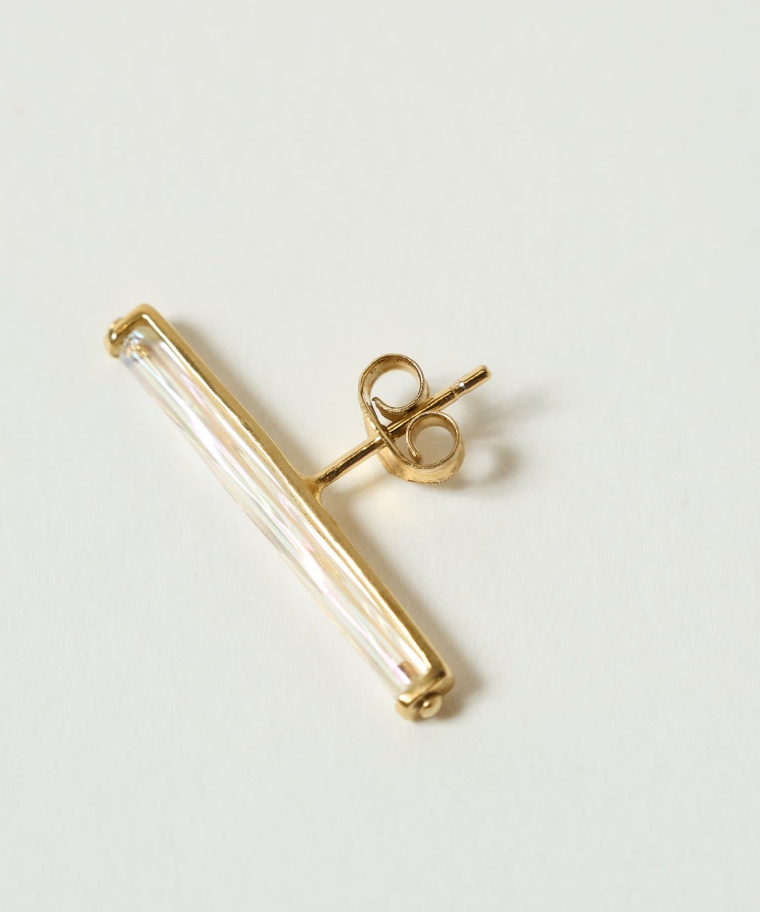 BEARDSLEY(ビアズリー) 《BEATRIZ PALACIOS》ショートバーピアス