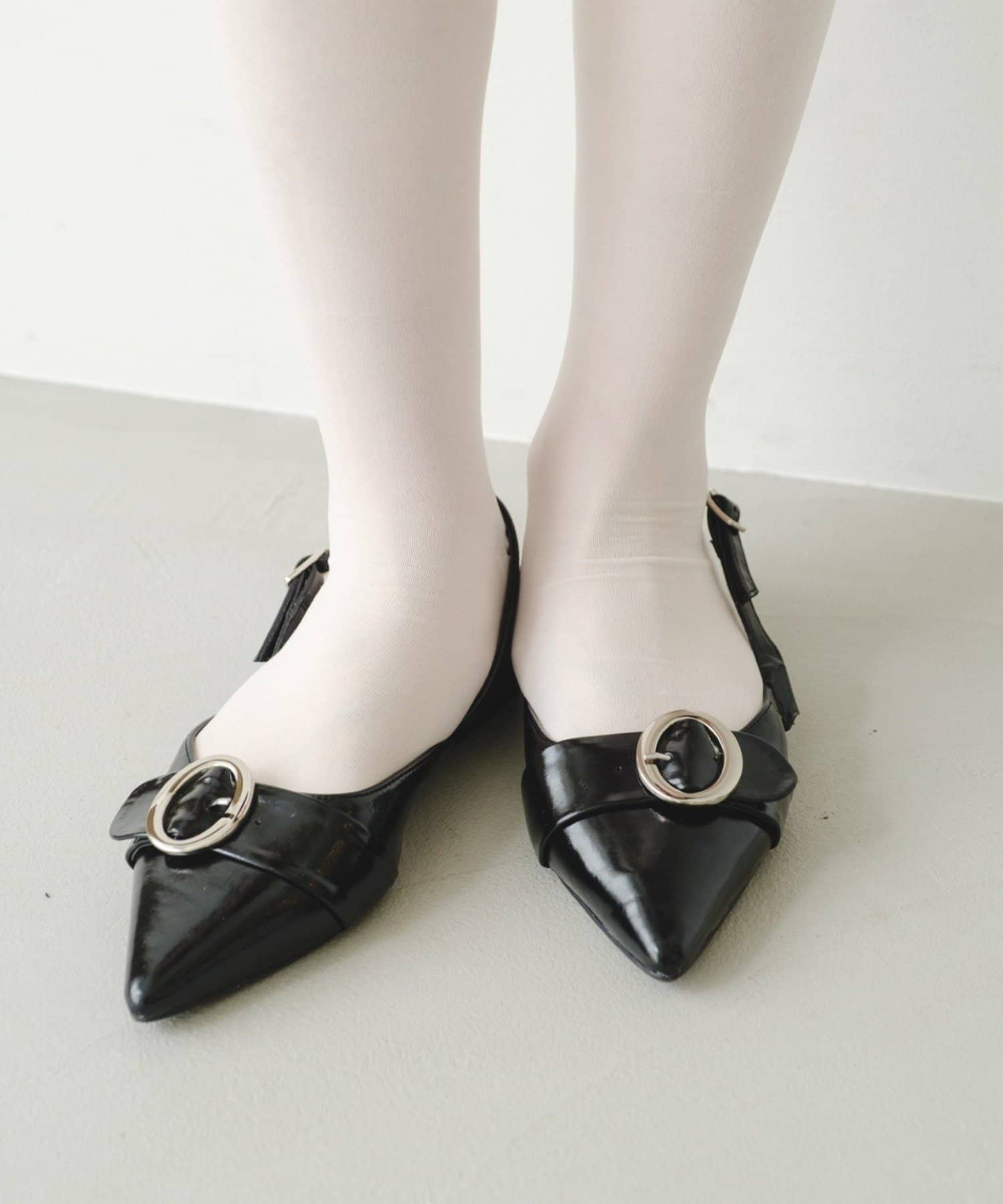 Kastane(カスタネ) ラインベルトパンプス