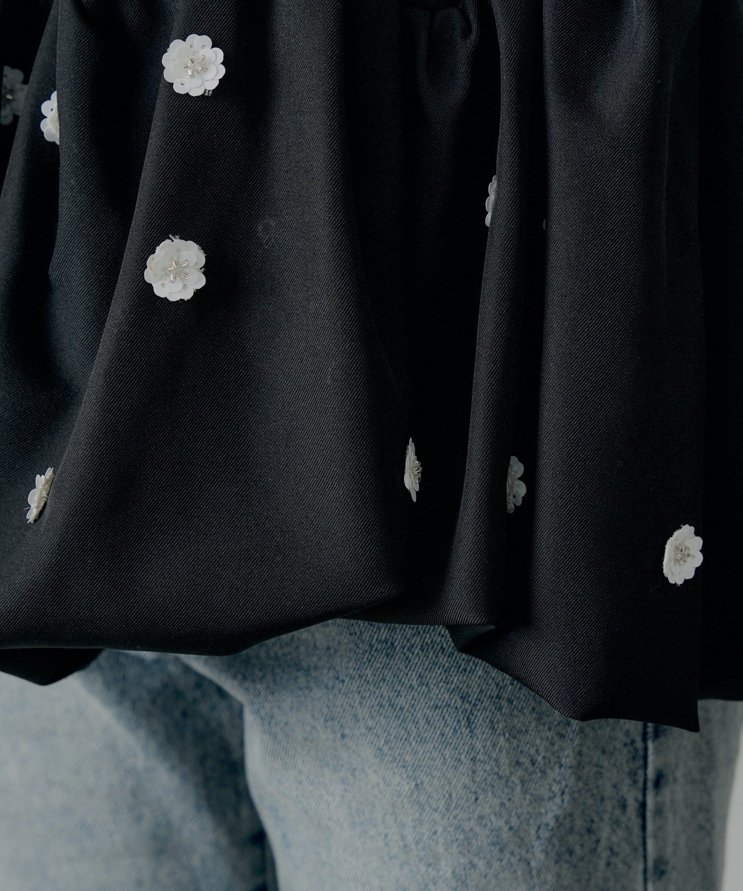 Chico(チコ) 【SALON by Chico】ドッキングバルーンペプラムフラワーブラウス