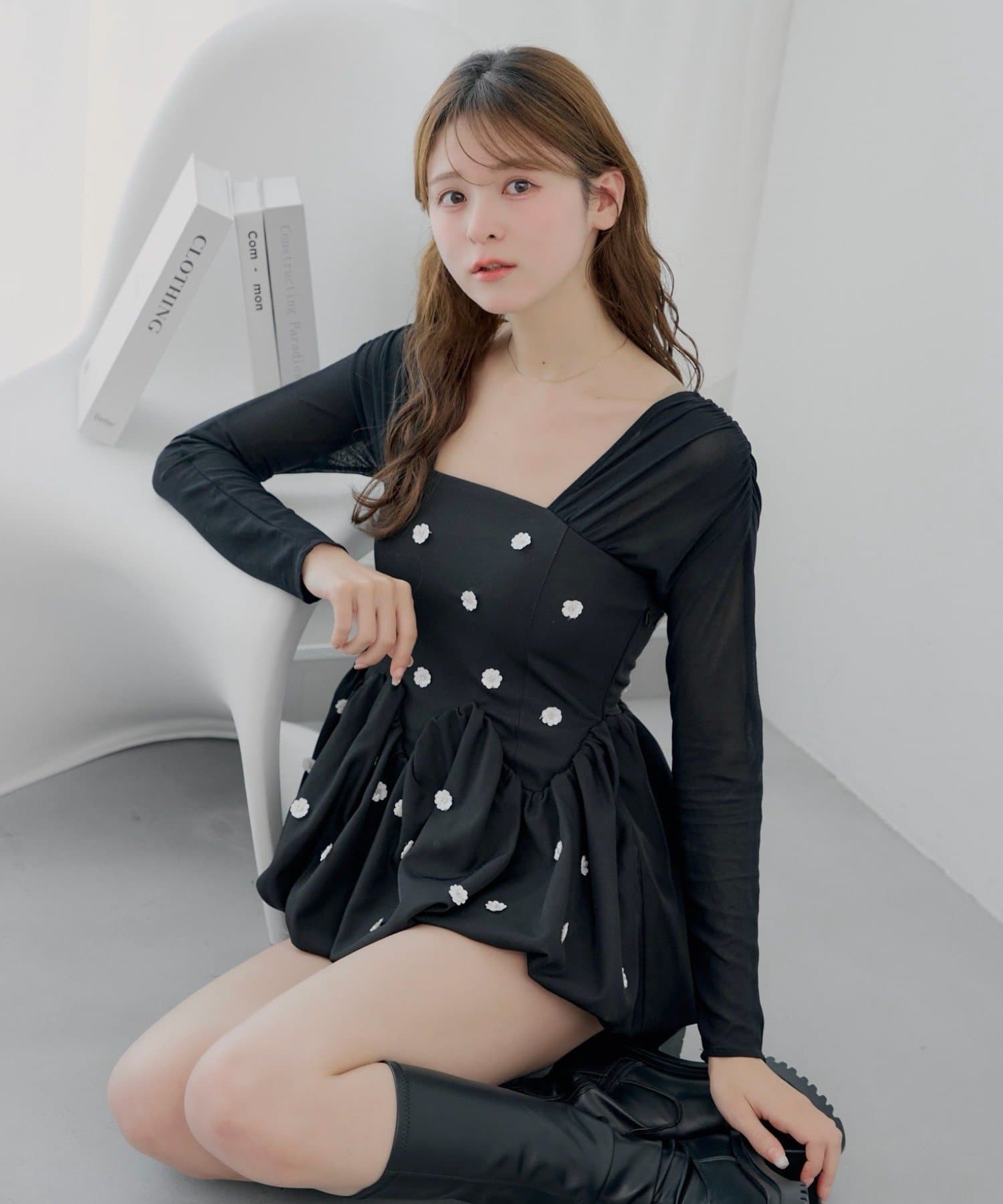 Chico(チコ) 【SALON by Chico】ドッキングバルーンペプラムフラワーブラウス