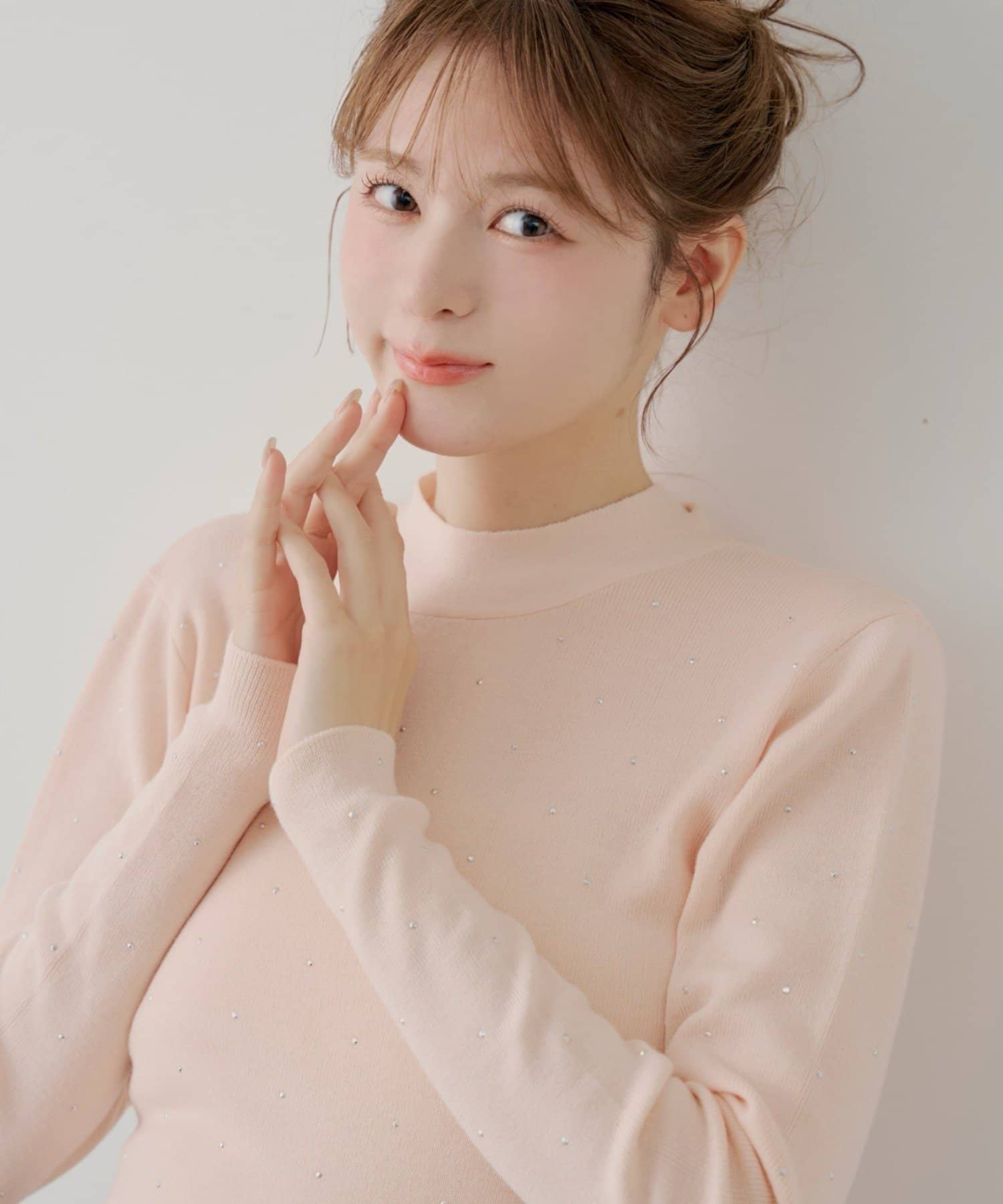 Chico(チコ) 【SALON by Chico】ラインストーンバック開きリボンニット