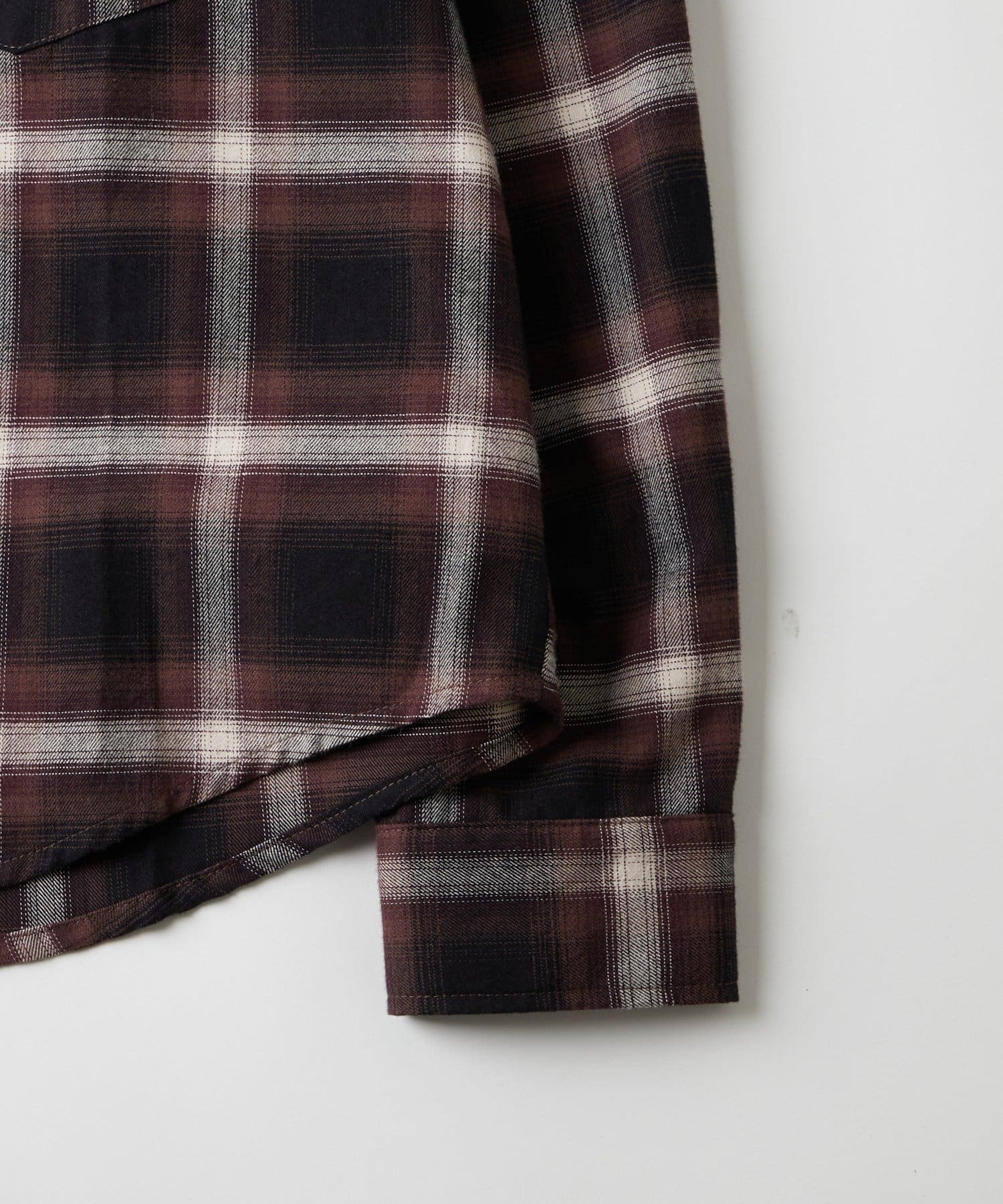 WHO’S WHO gallery(フーズフーギャラリー) Sourcreamウエスタンオンブレチェックシャツ