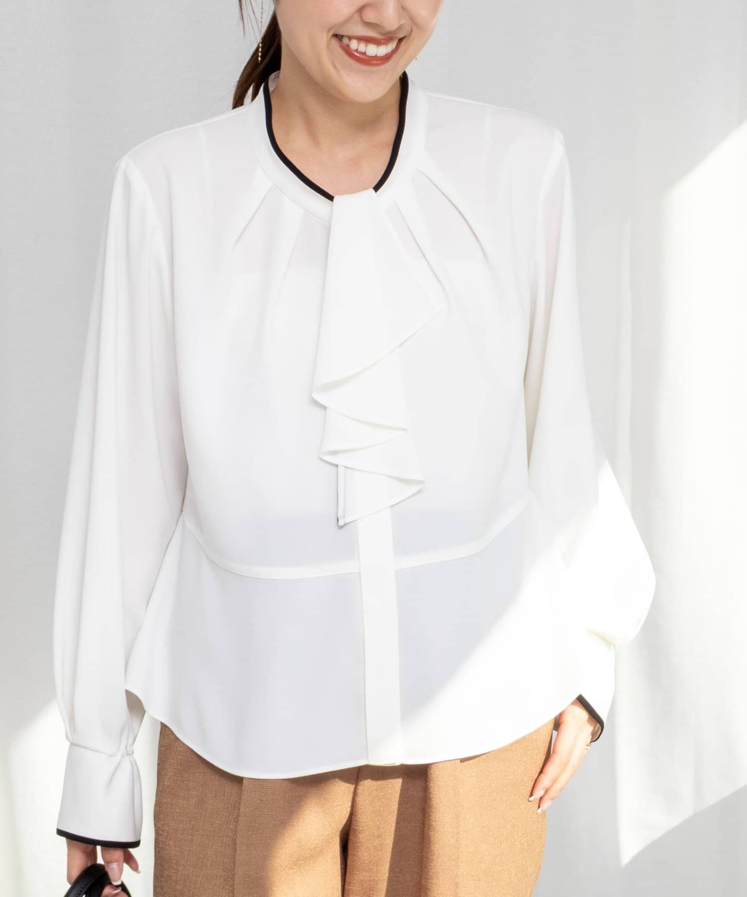 NOLLEY'S(ノーリーズ) 《セットアップ対応》ストレッチジョーゼットボウタイ風ペプラムブラウス