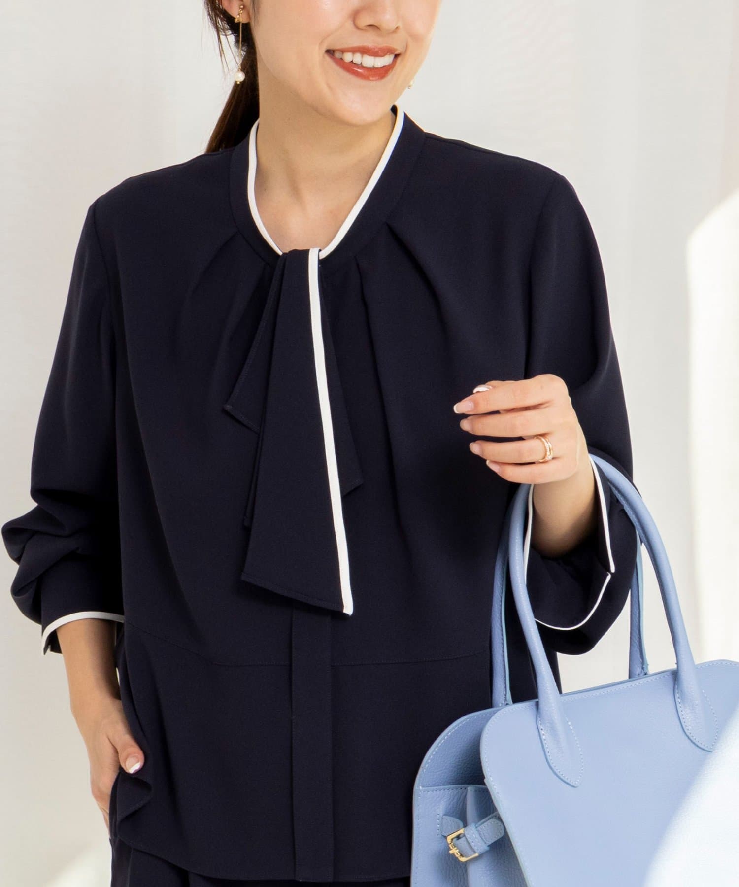 NOLLEY'S(ノーリーズ) 《セットアップ対応》ストレッチジョーゼットボウタイ風ペプラムブラウス