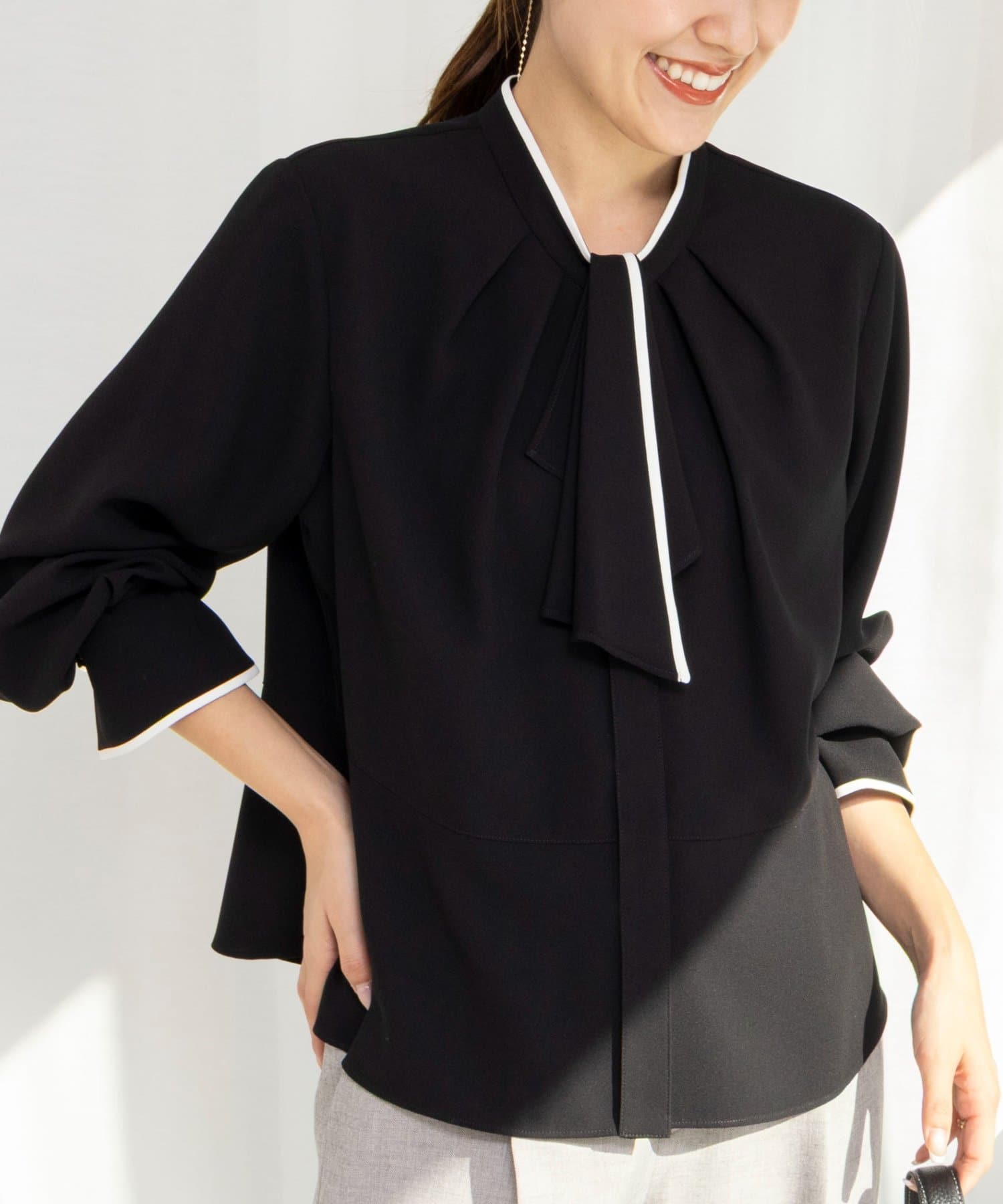 NOLLEY'S(ノーリーズ) 《セットアップ対応》ストレッチジョーゼットボウタイ風ペプラムブラウス