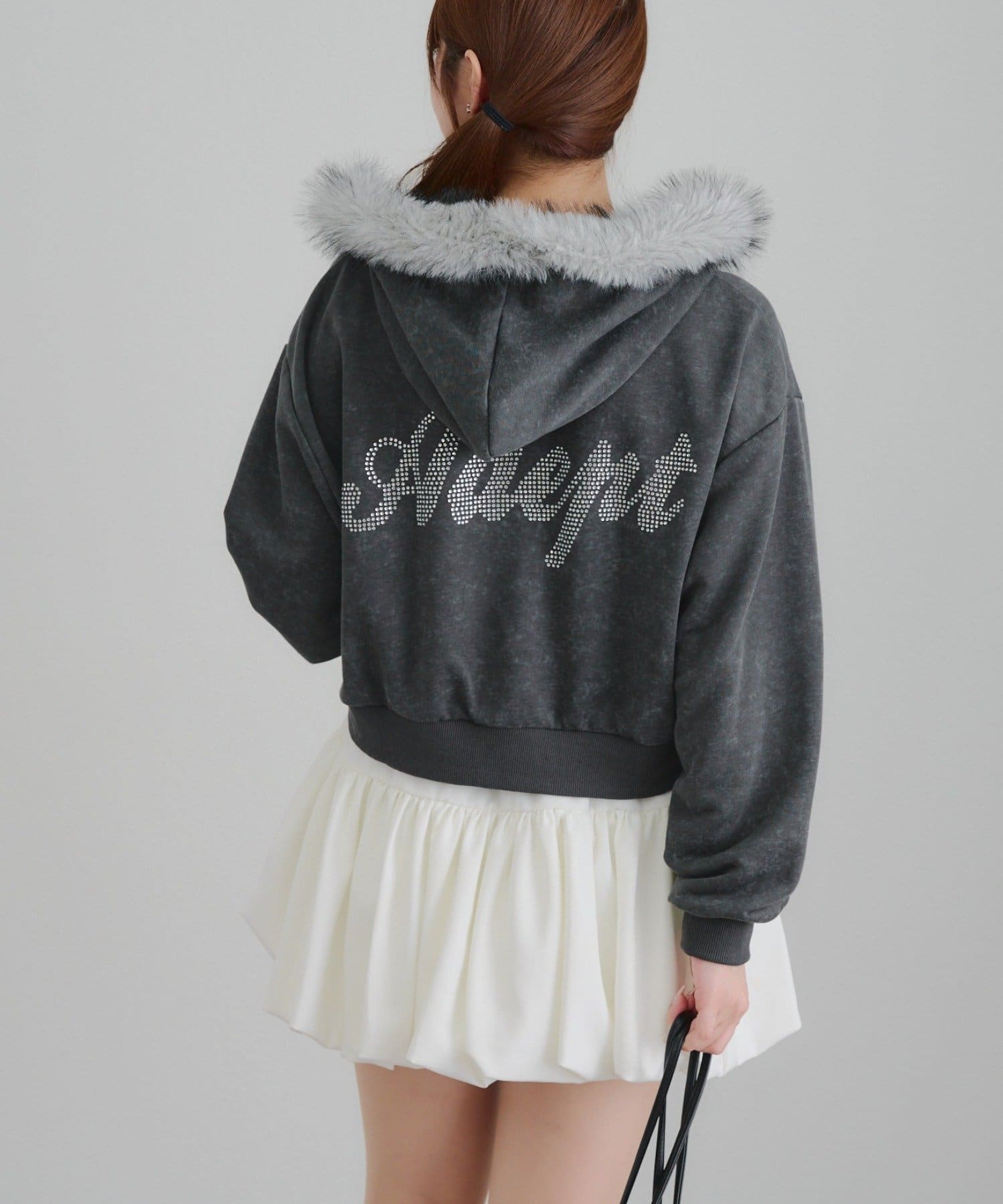 NICE CLAUP / OLIVE des OLIVE OUTLET(ナイスクラップ  / オリーブ デ オリーブ アウトレット) 【RMAF】ラインストーンロゴファー取外しパーカー