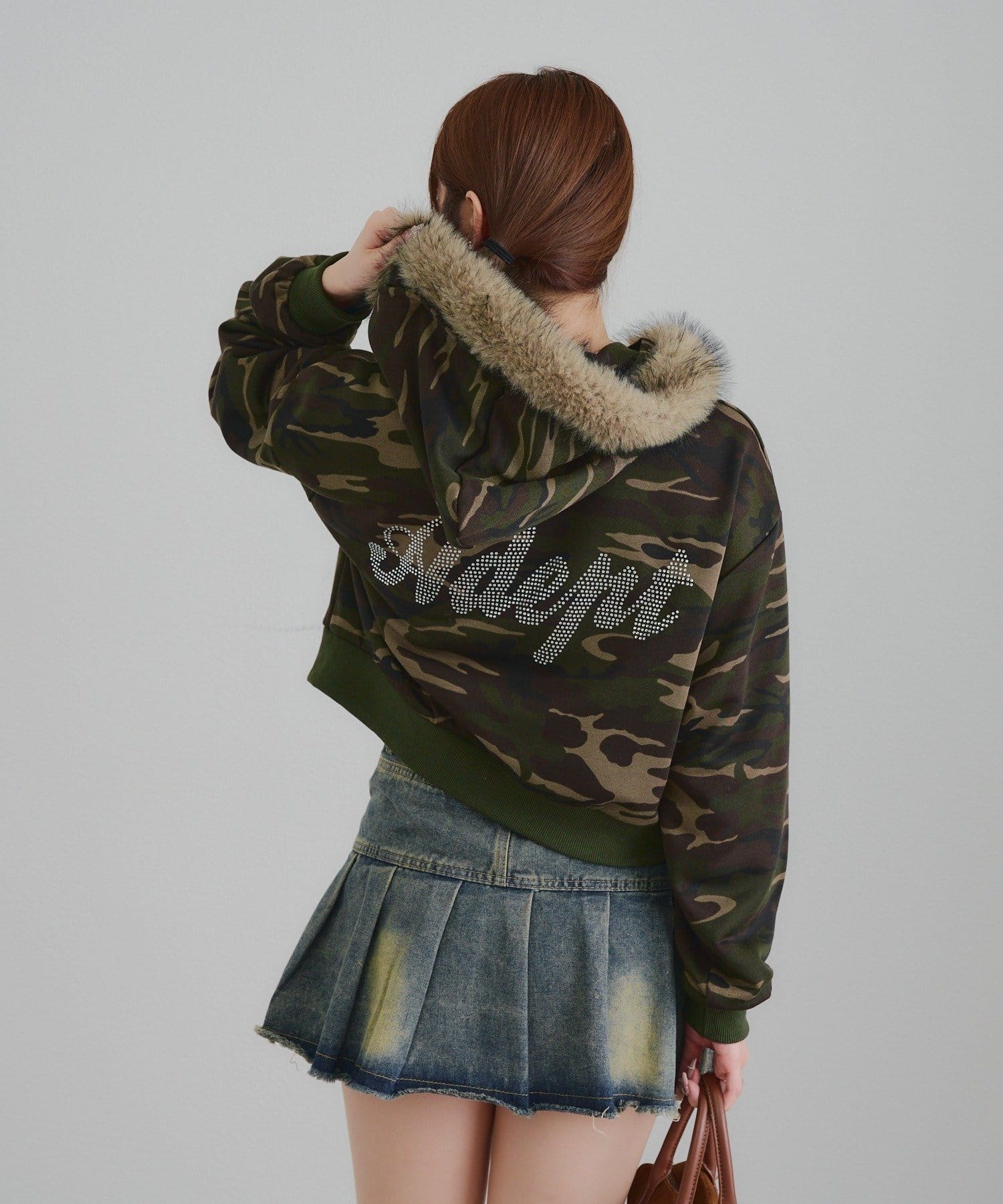 NICE CLAUP / OLIVE des OLIVE OUTLET(ナイスクラップ  / オリーブ デ オリーブ アウトレット) 【RMAF】ラインストーンロゴファー取外しパーカー