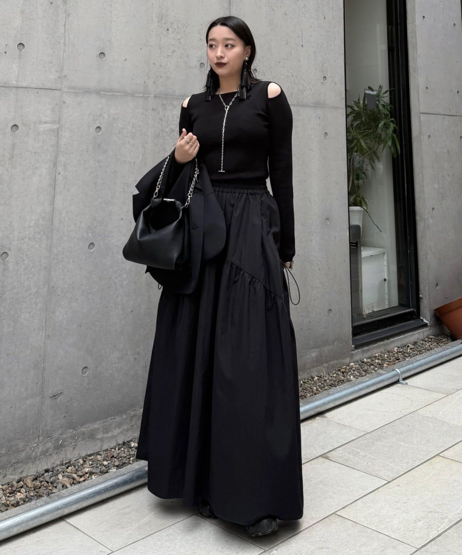 Lui's(ルイス) ボートネックショルダーデザインニットトップス