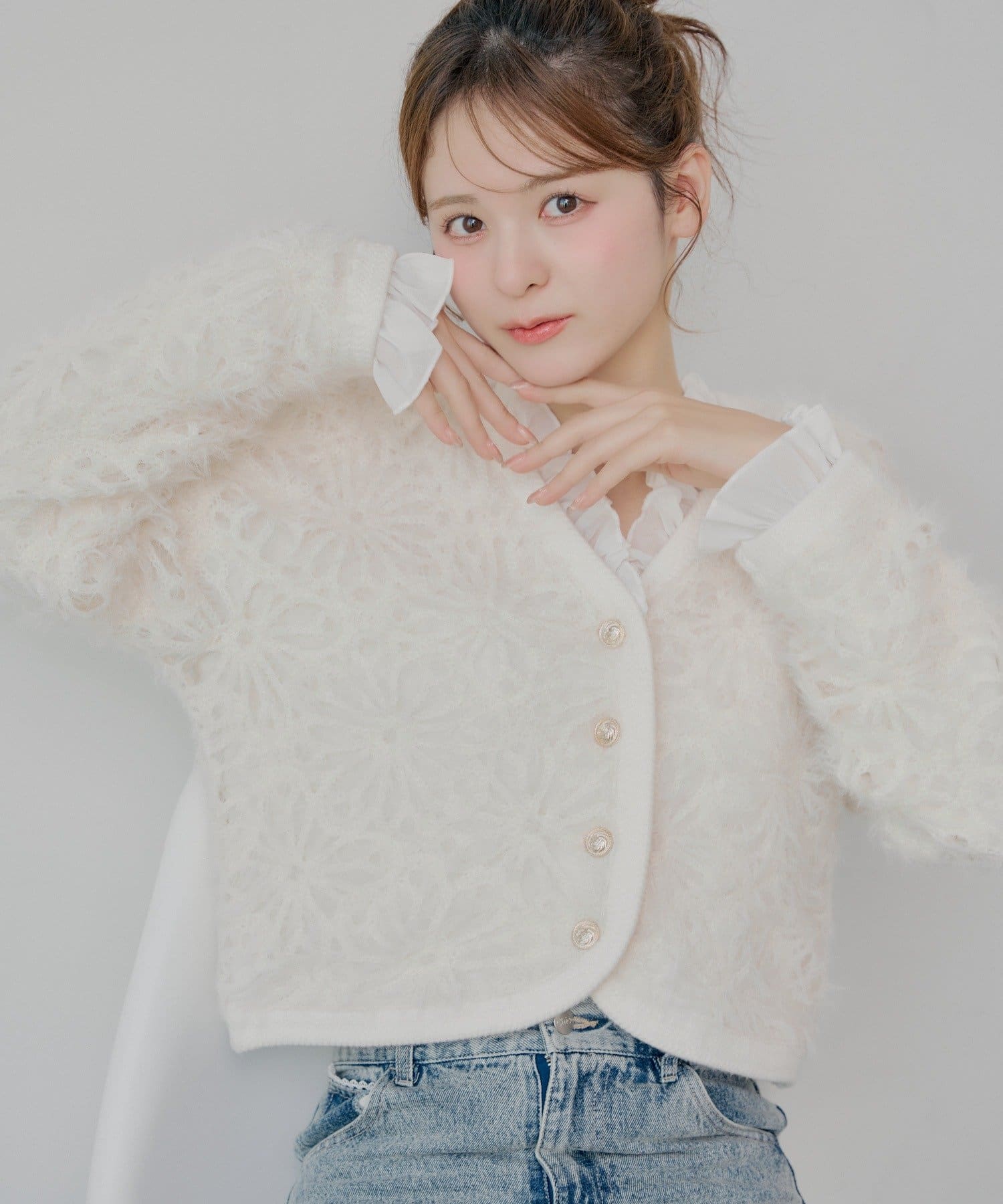 Chico(チコ) 【SALON by Chico】取り外しフリル襟フラワーニットジャケットカーディガン