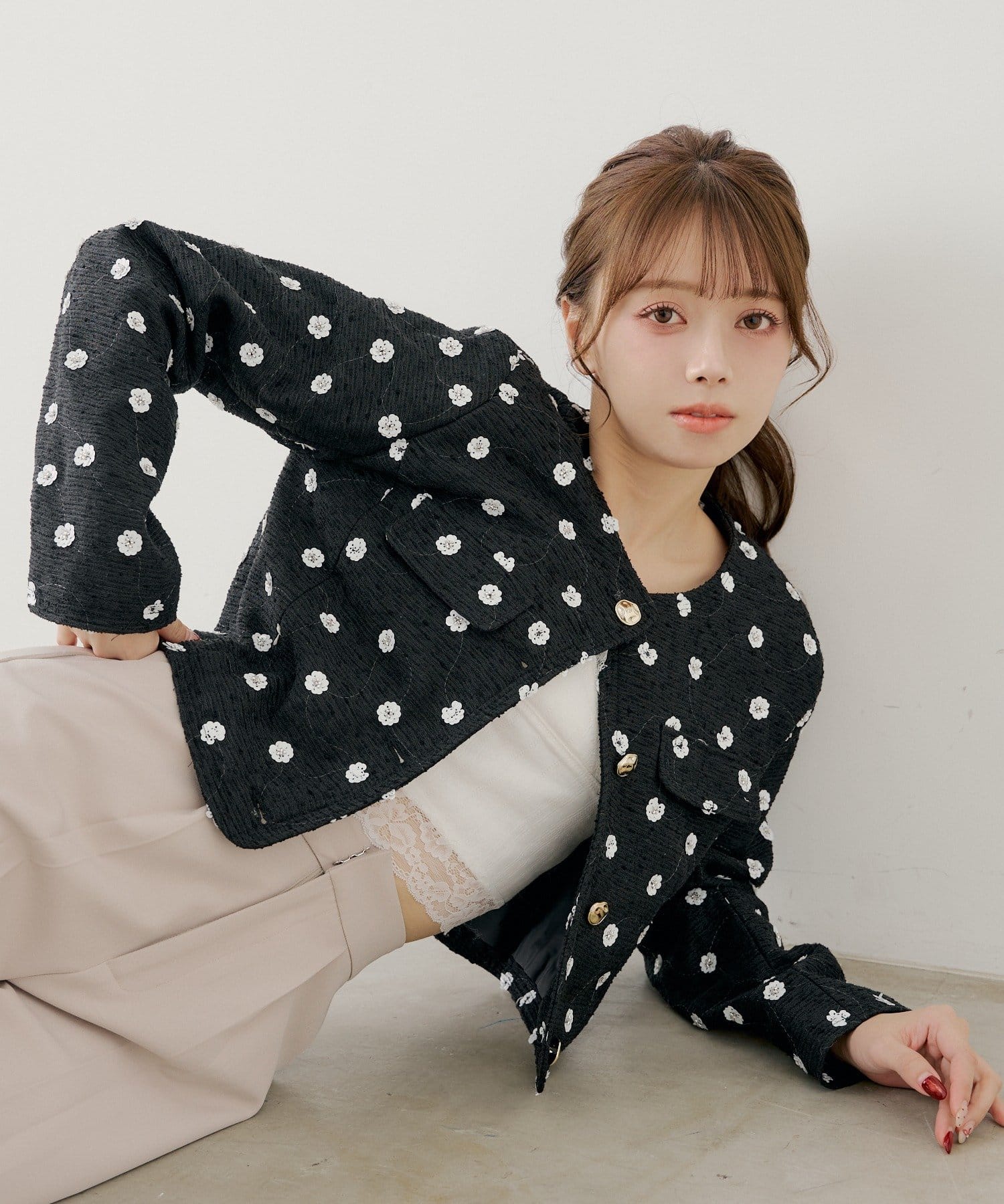 Chico(チコ) 【SALON by Chico】フラワービジューツイードクルージャケット