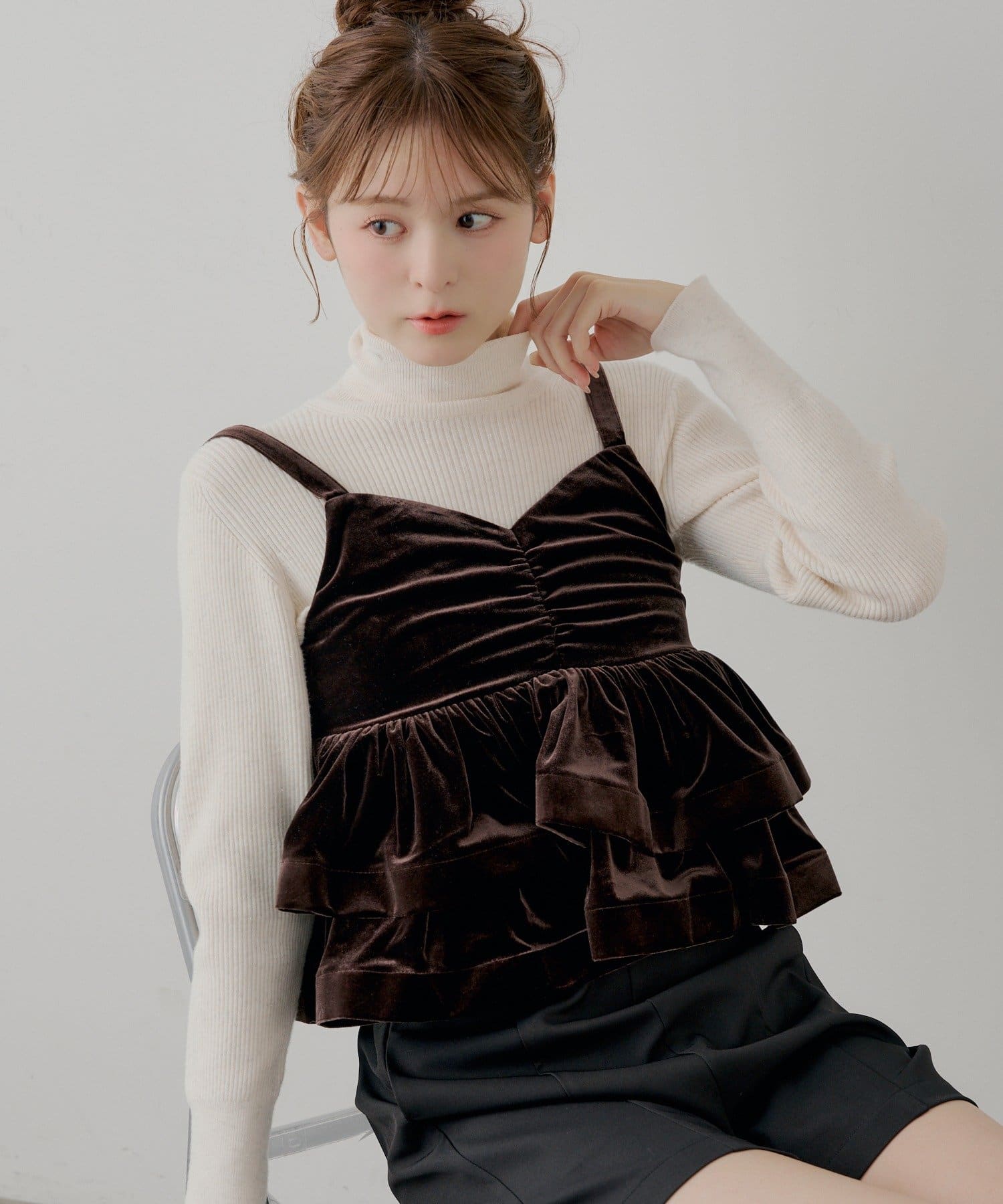 Chico(チコ) 【SALON by Chico/セットアップ対応】ベロア刺繍ラッフルビスチェ