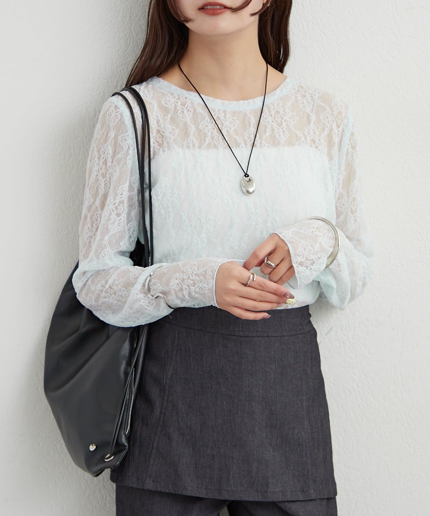 mystic(ミスティック) 裾ギャザーレースロングTシャツ