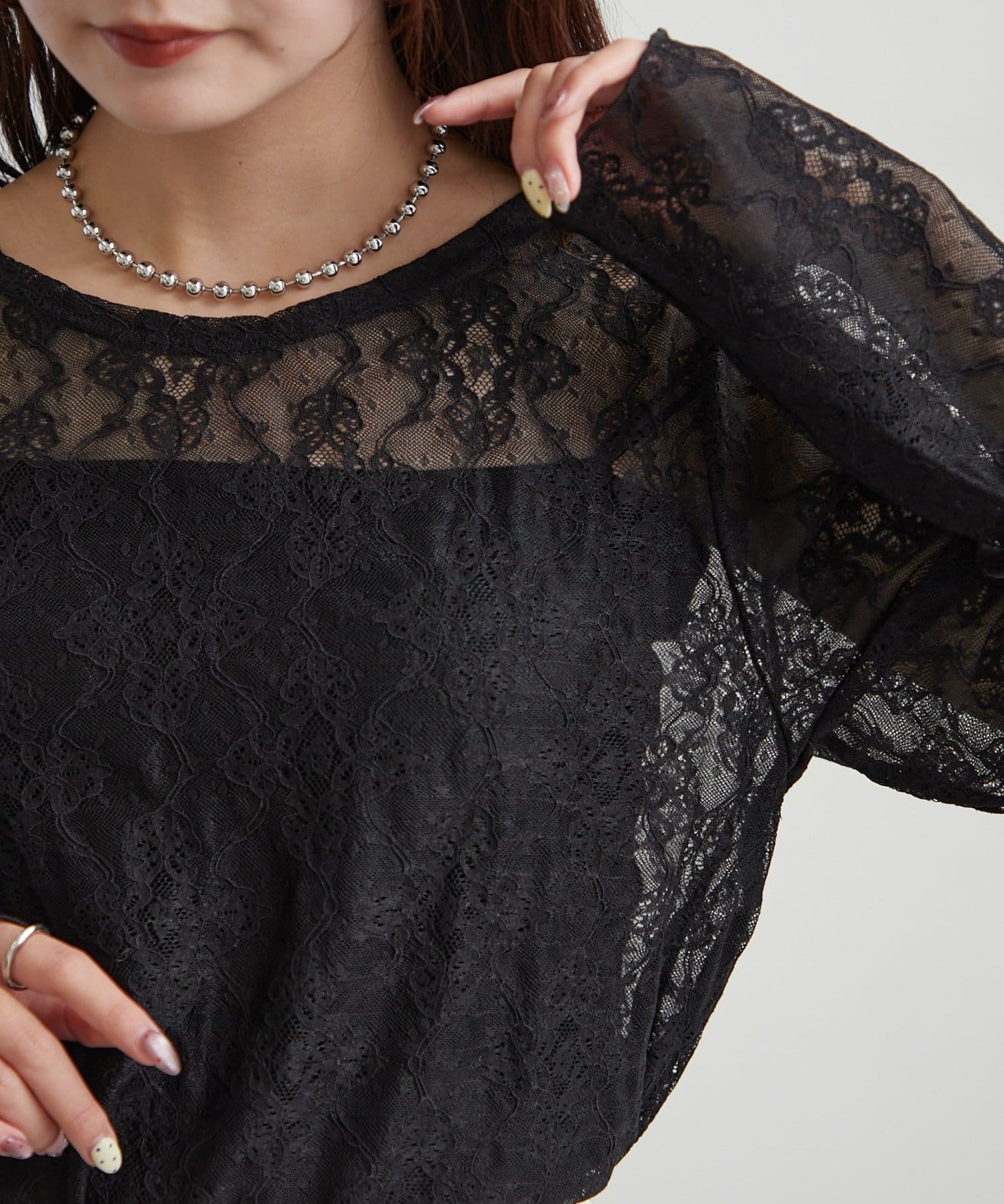 mystic(ミスティック) 裾ギャザーレースロングTシャツ