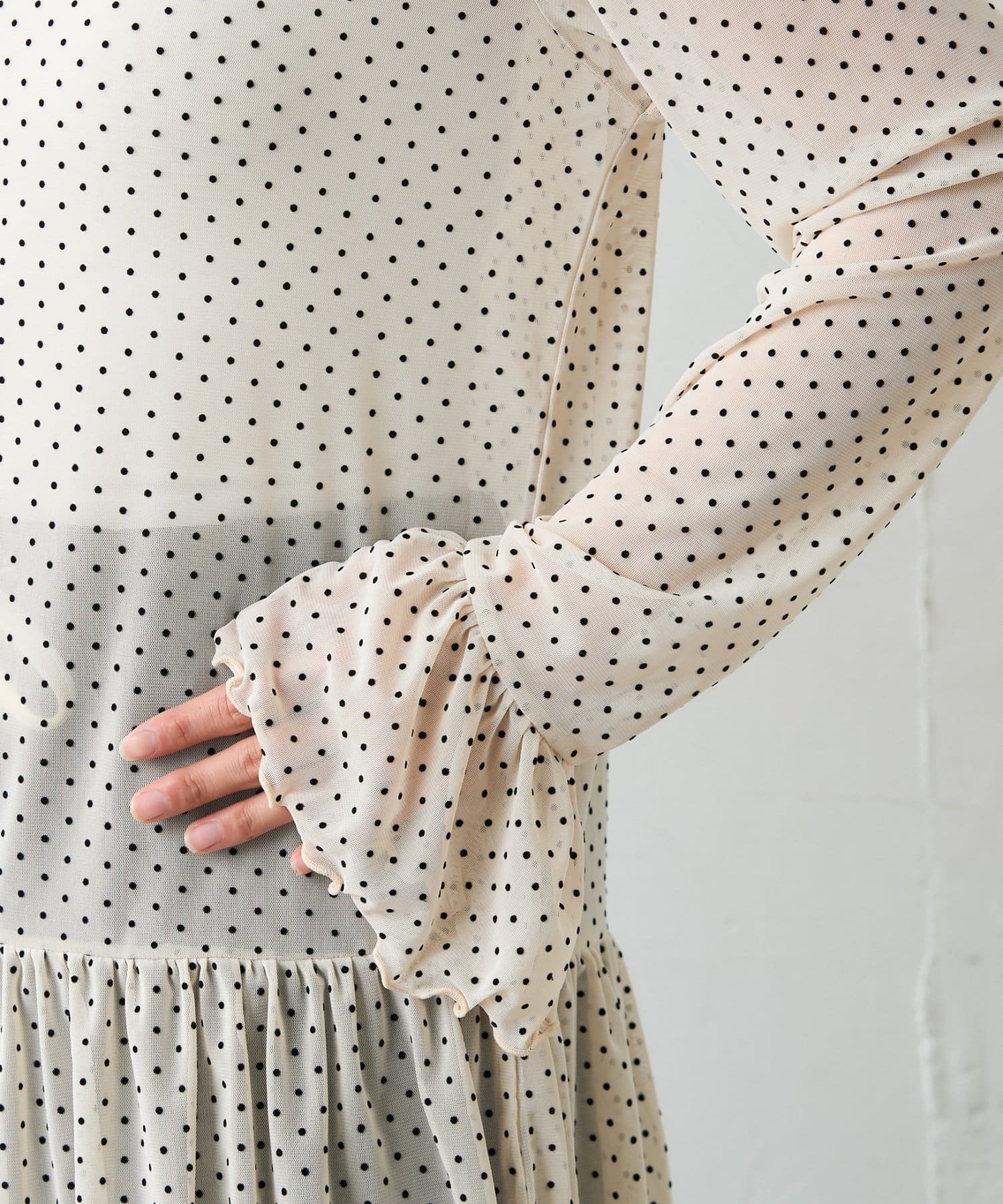 CIAOPANIC TYPY(チャオパニックティピー) 【レイヤードにおすすめ】フロッキードットチュールフリルトップス