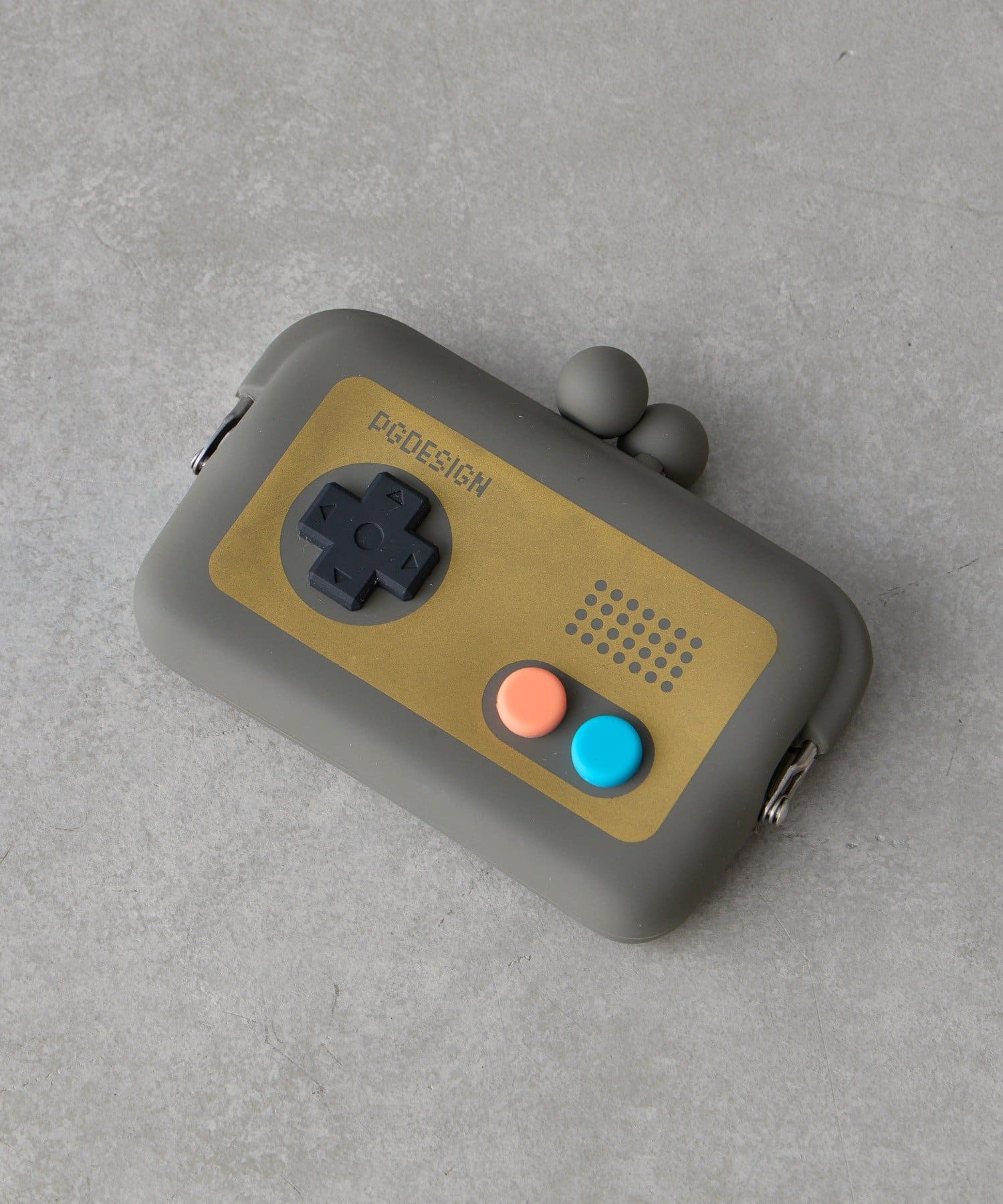 BIRTHDAY BAR(バースデイバー) DO-MO CONTROLLER　コントローラー型のポーチ