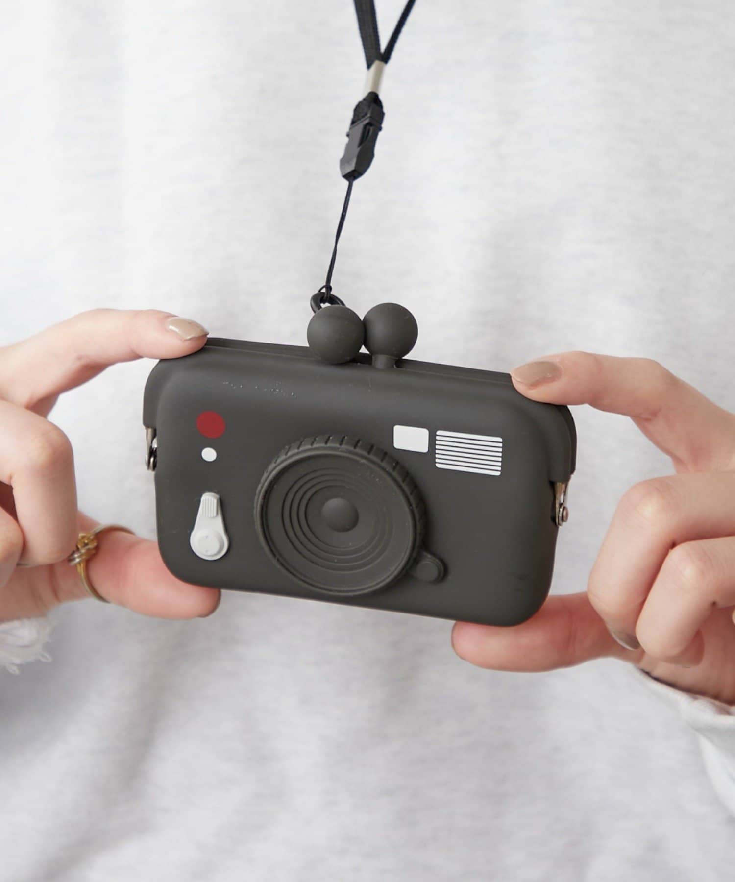 BIRTHDAY BAR(バースデイバー) DO-MO CAMERA　カメラ型のポーチ