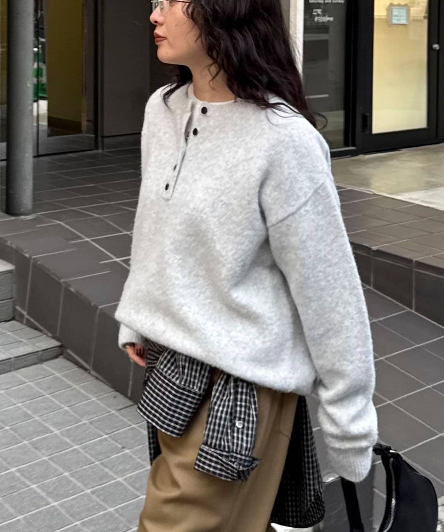 FREDY & GLOSTER(フレディ アンド グロスター) ヘンリーネックニットプルオーバー