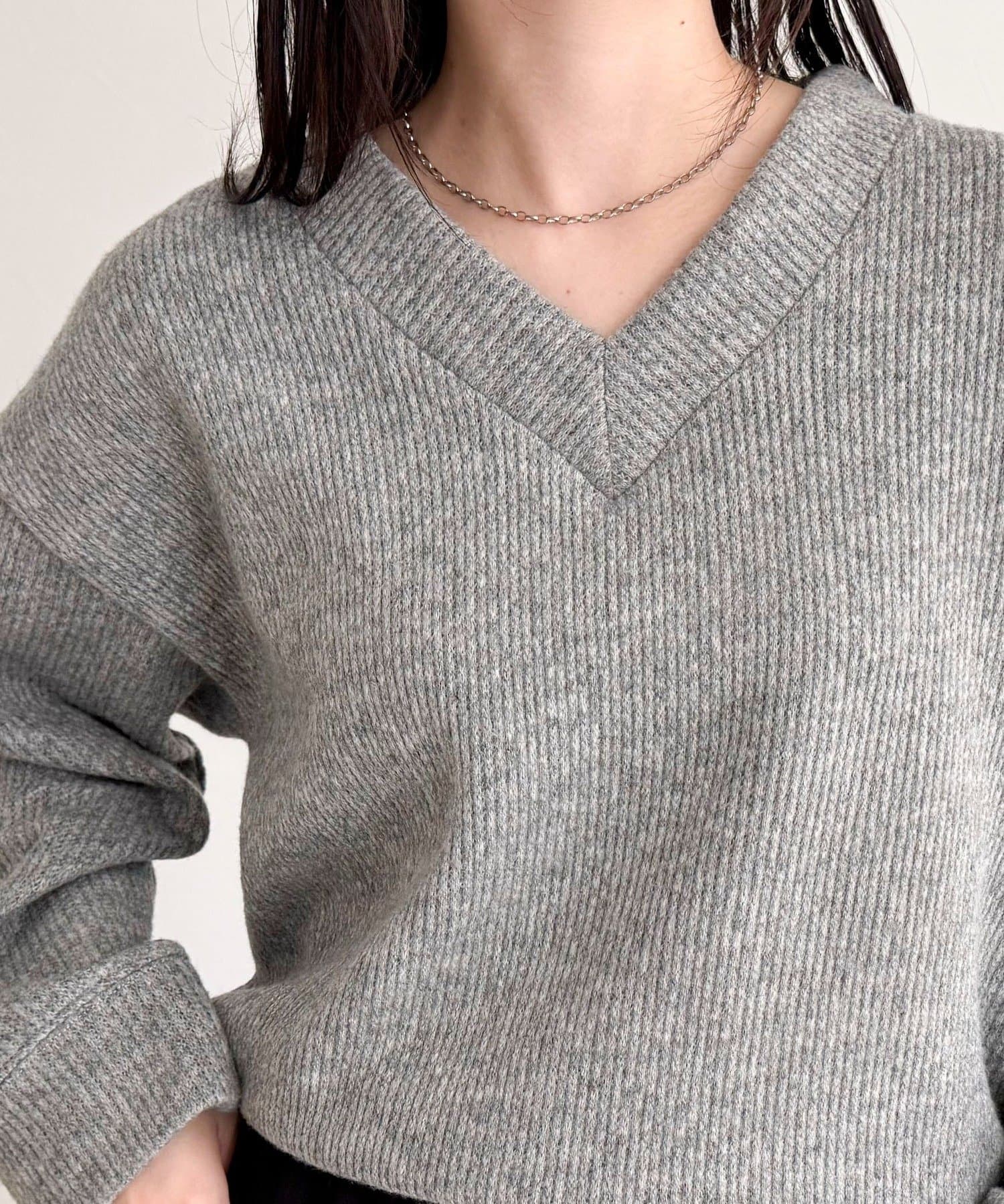 FREDY & GLOSTER(フレディ アンド グロスター) リブ見えニットソーVネックプルオーバー