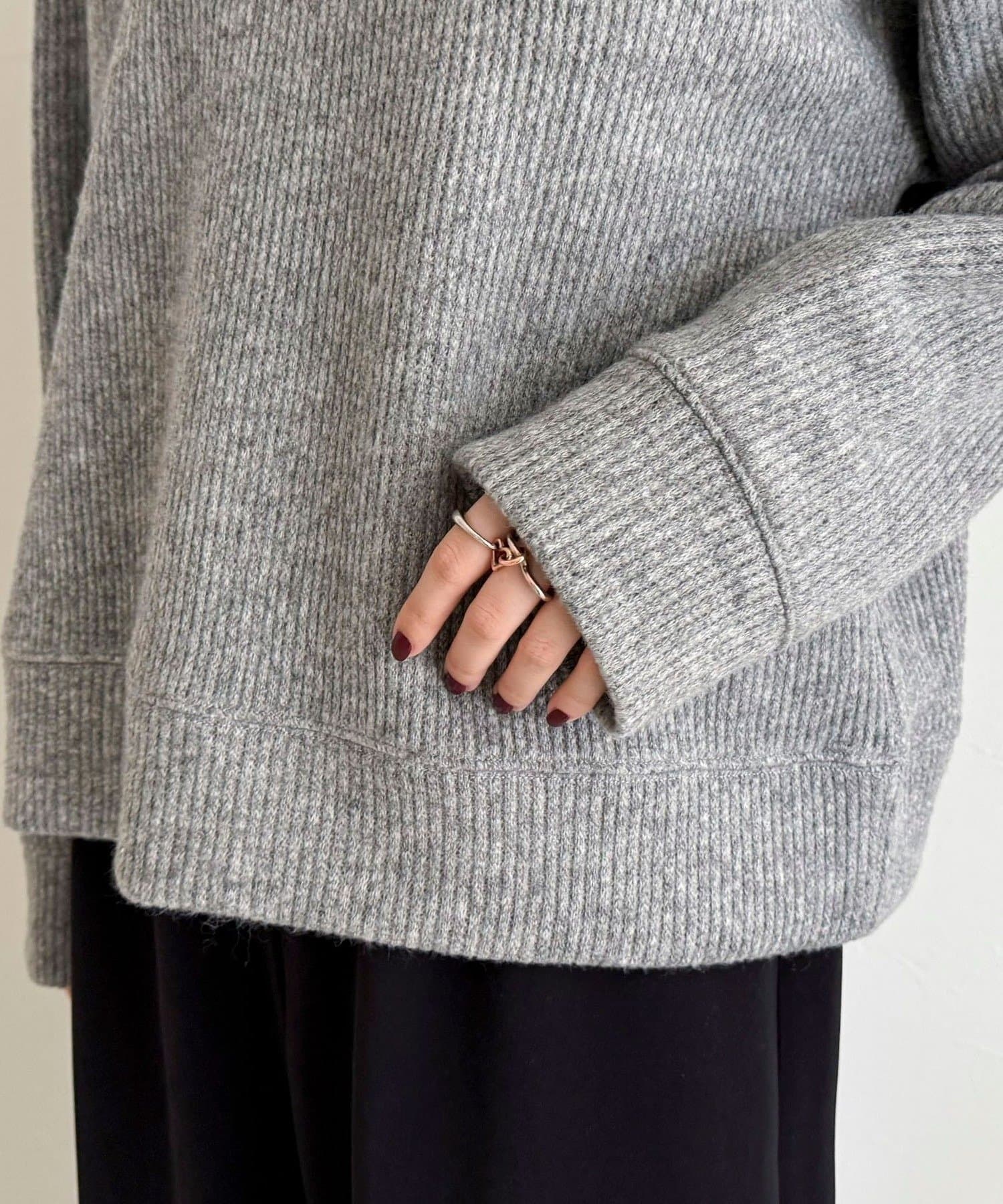 FREDY & GLOSTER(フレディ アンド グロスター) リブ見えニットソーVネックプルオーバー