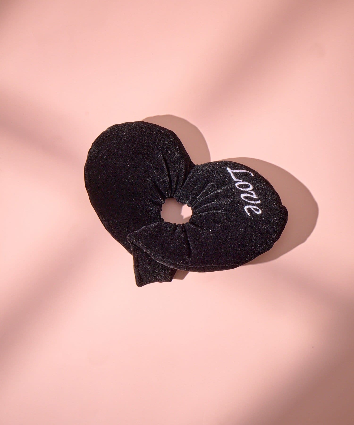 Lattice(ラティス) ベロアハート刺繍シュシュ