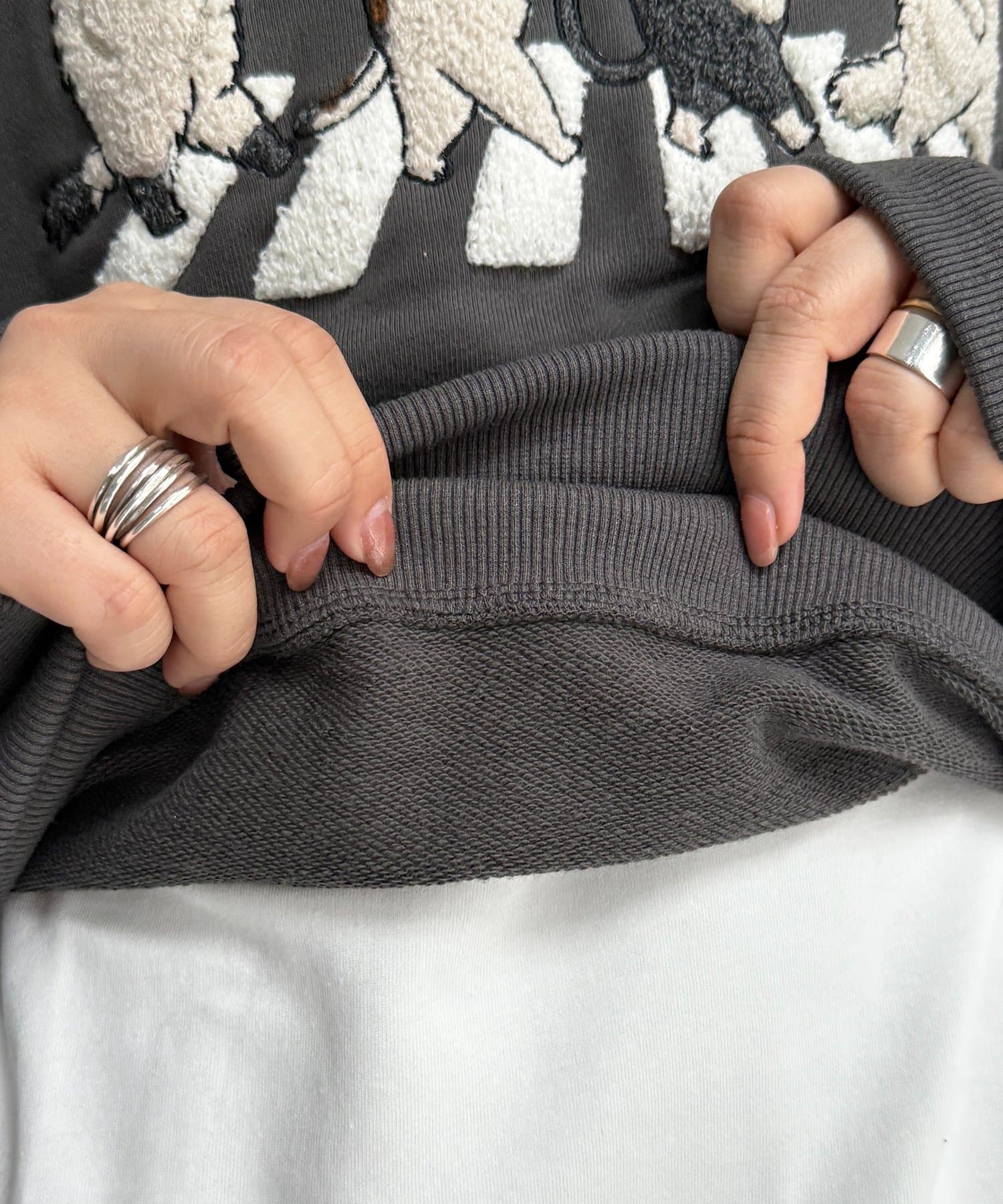 CPCM(シーピーシーエム) ネコサガラ刺繍裏毛スウェット