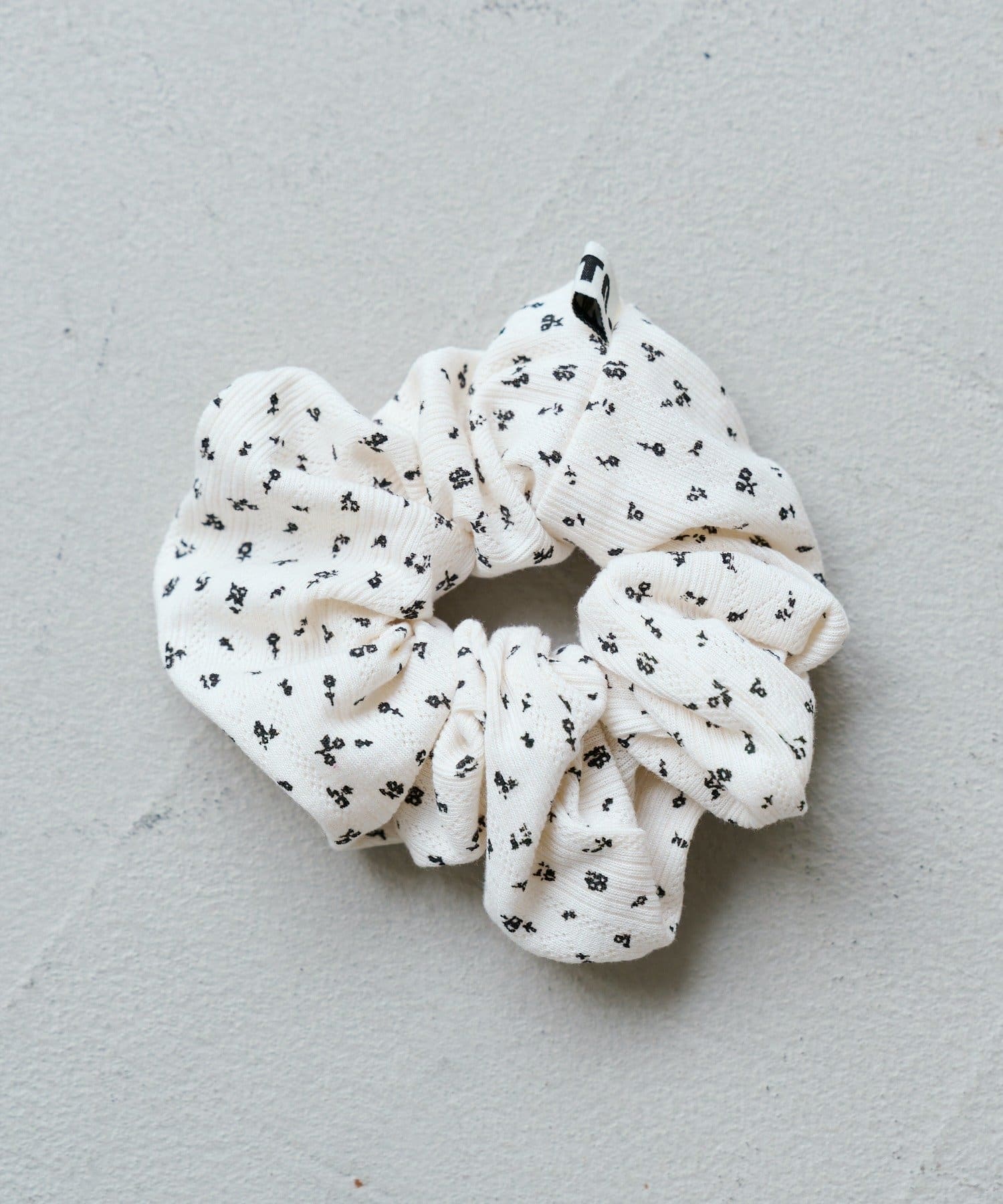 Kastane(カスタネ) 【fiw.】小花柄シュシュ