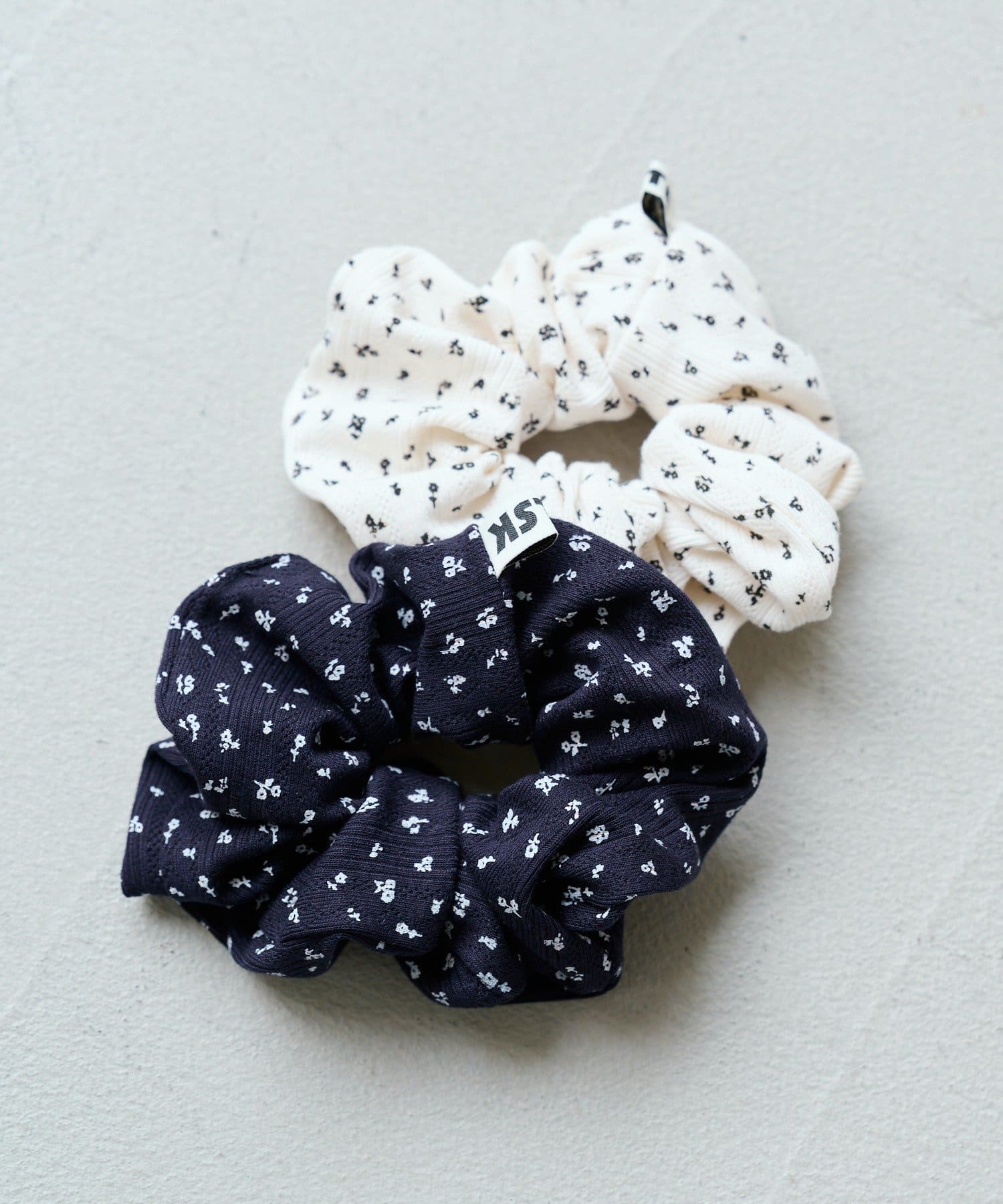 Kastane(カスタネ) 【fiw.】小花柄シュシュ