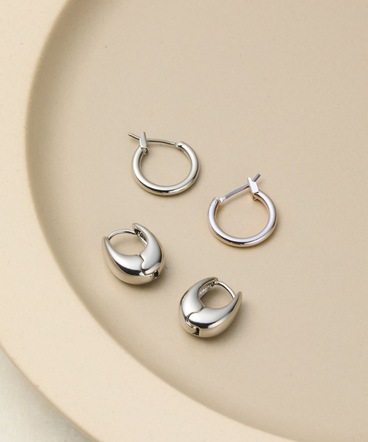 COLONY 2139(コロニー トゥーワンスリーナイン) フープピアスセット