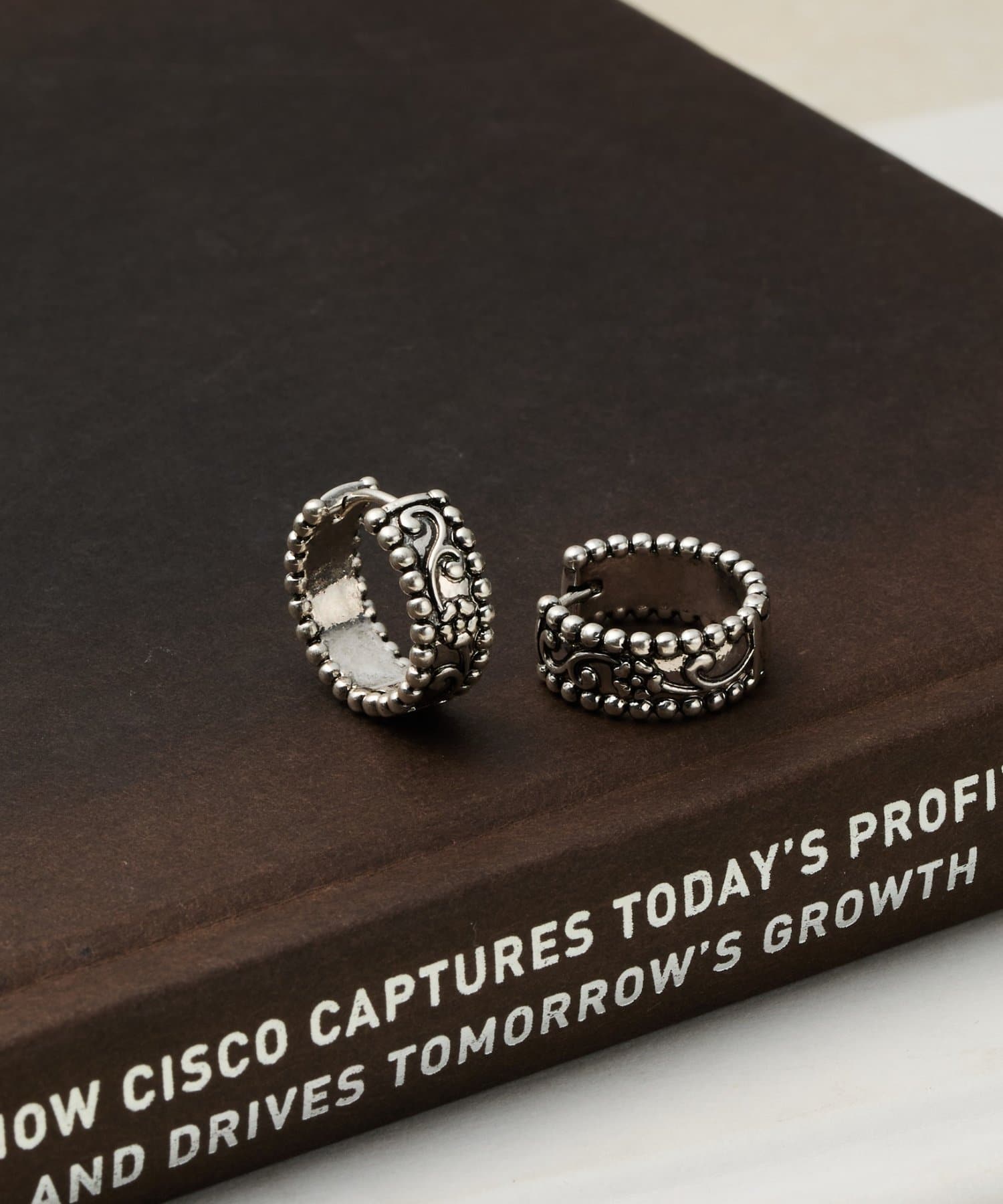 COLONY 2139(コロニー トゥーワンスリーナイン) ヴィンテージフープワンタッチピアス