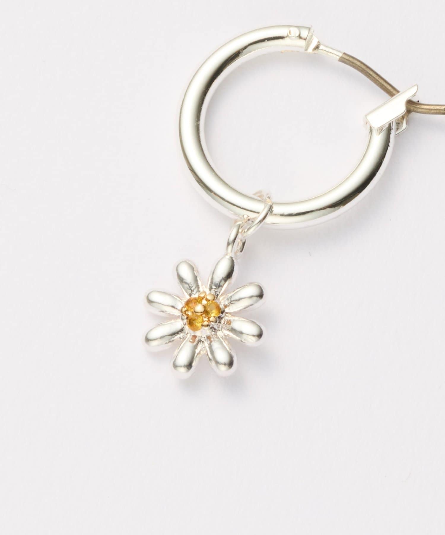 COLONY 2139(コロニー トゥーワンスリーナイン) フラワーフープピアス