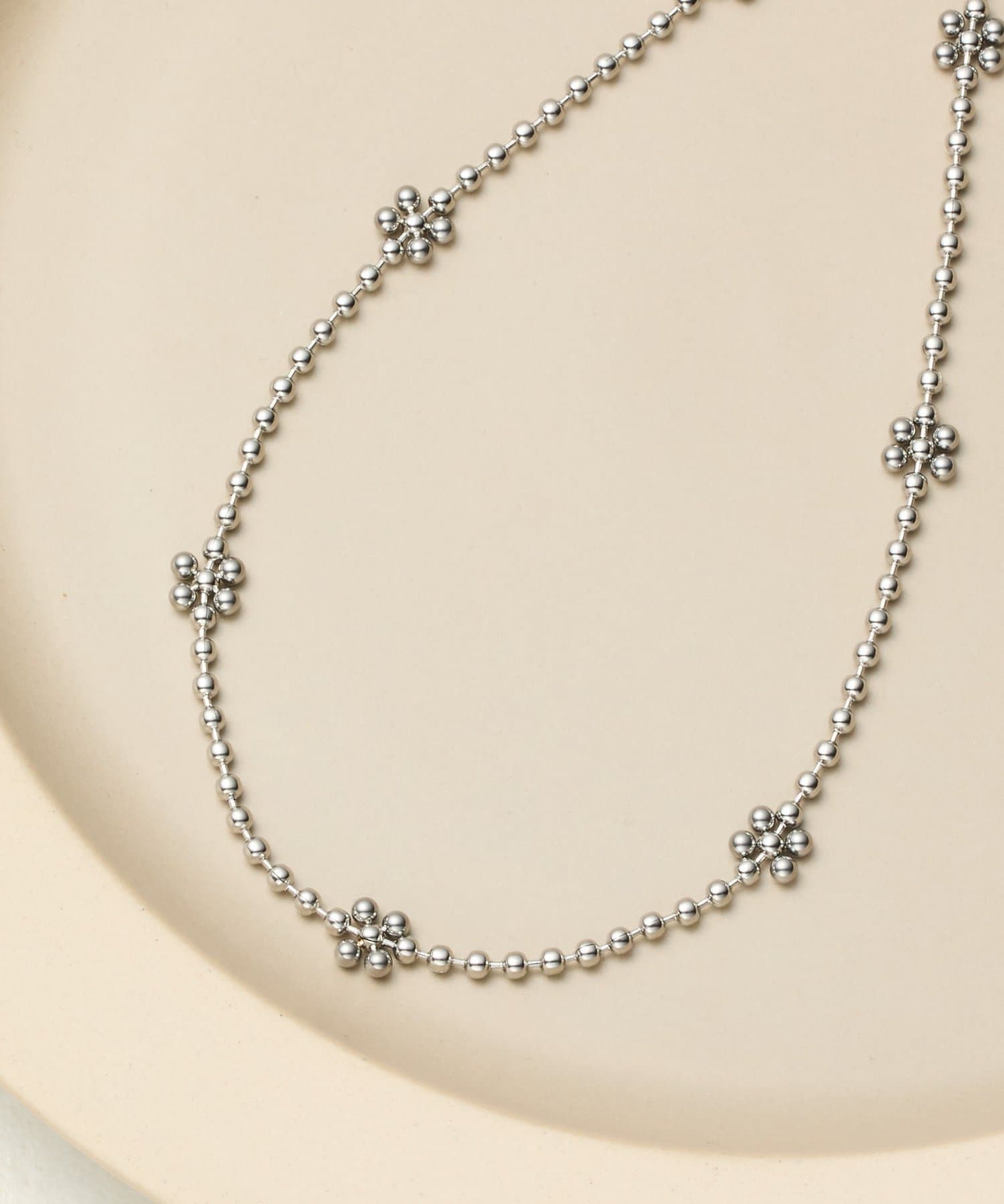 COLONY 2139(コロニー トゥーワンスリーナイン) フラワーボールチェーンネックレス