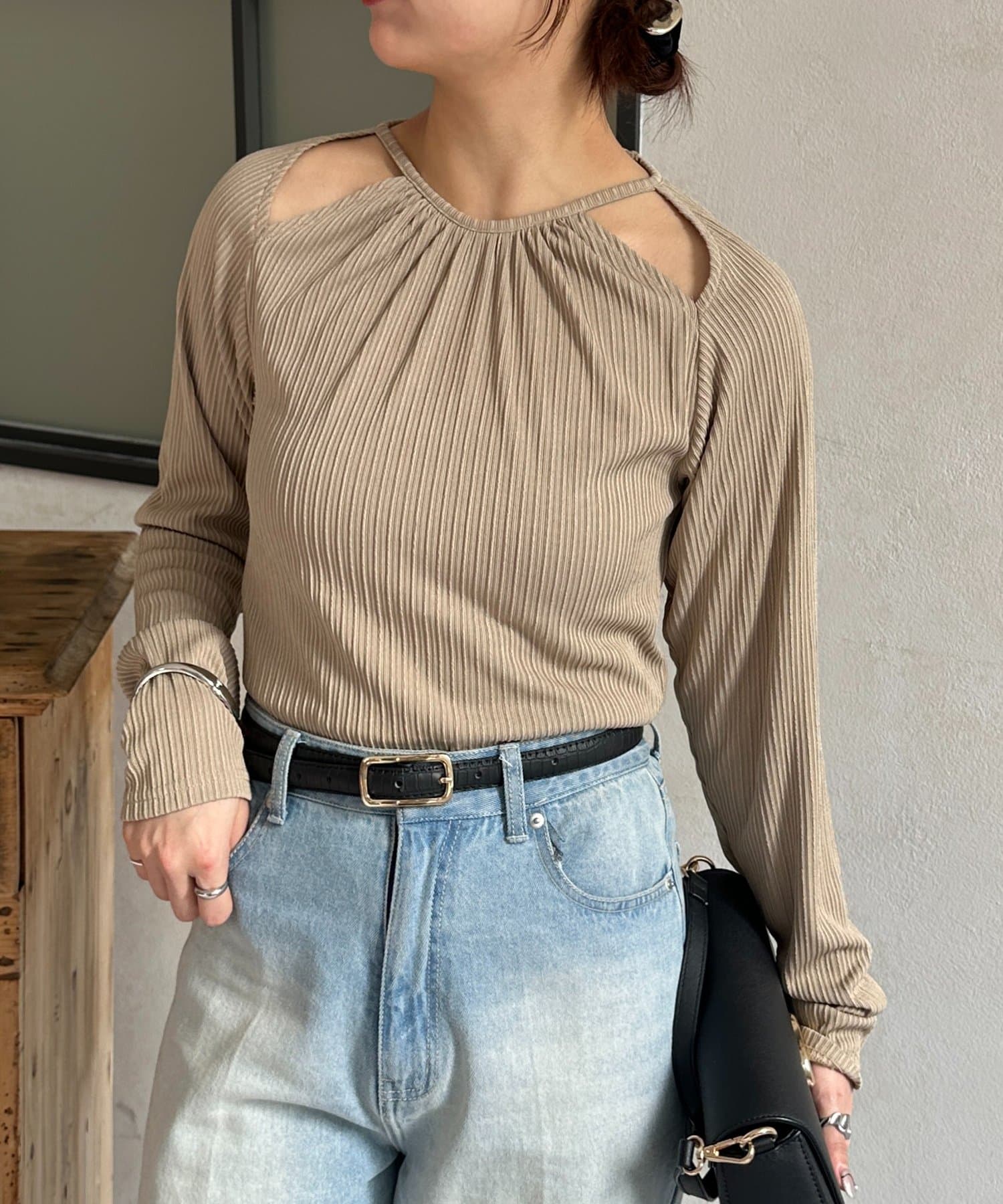 Thevon.(ゼヴォン) 変形ホルターネックリブプルオーバー