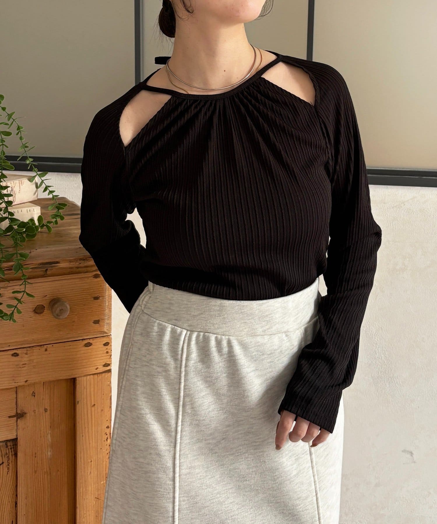 Thevon.(ゼヴォン) 変形ホルターネックリブプルオーバー