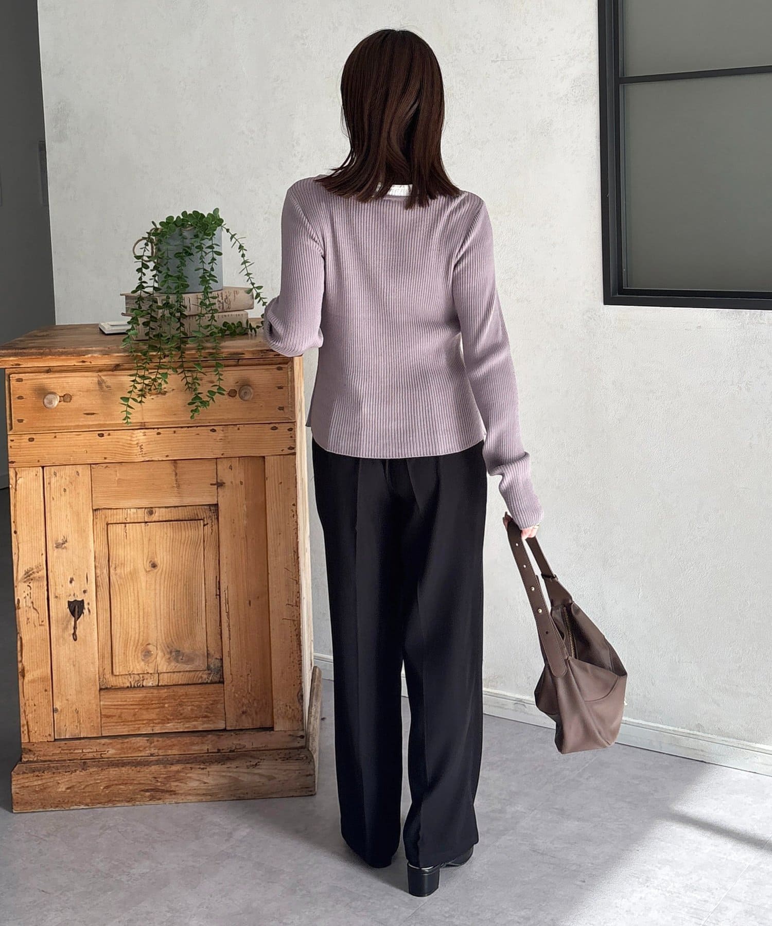 Thevon.(ゼヴォン) ベルト付きストレートスラックス