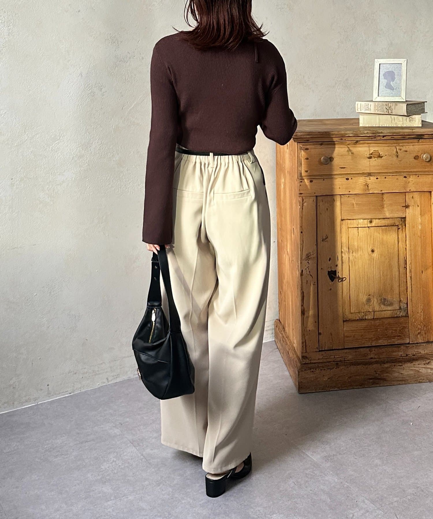 Thevon.(ゼヴォン) アシメホルター袖フレアニット