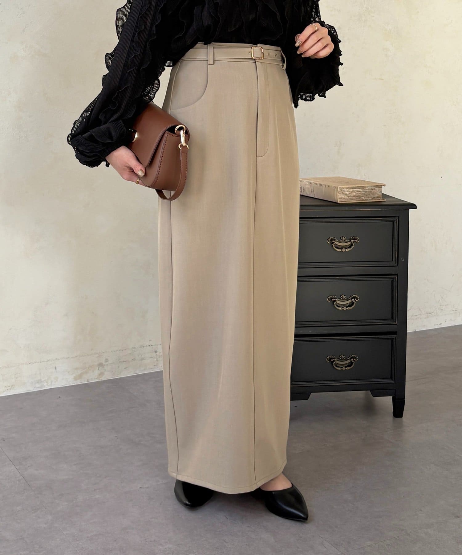 Thevon.(ゼヴォン) ベルト付きナロースカート