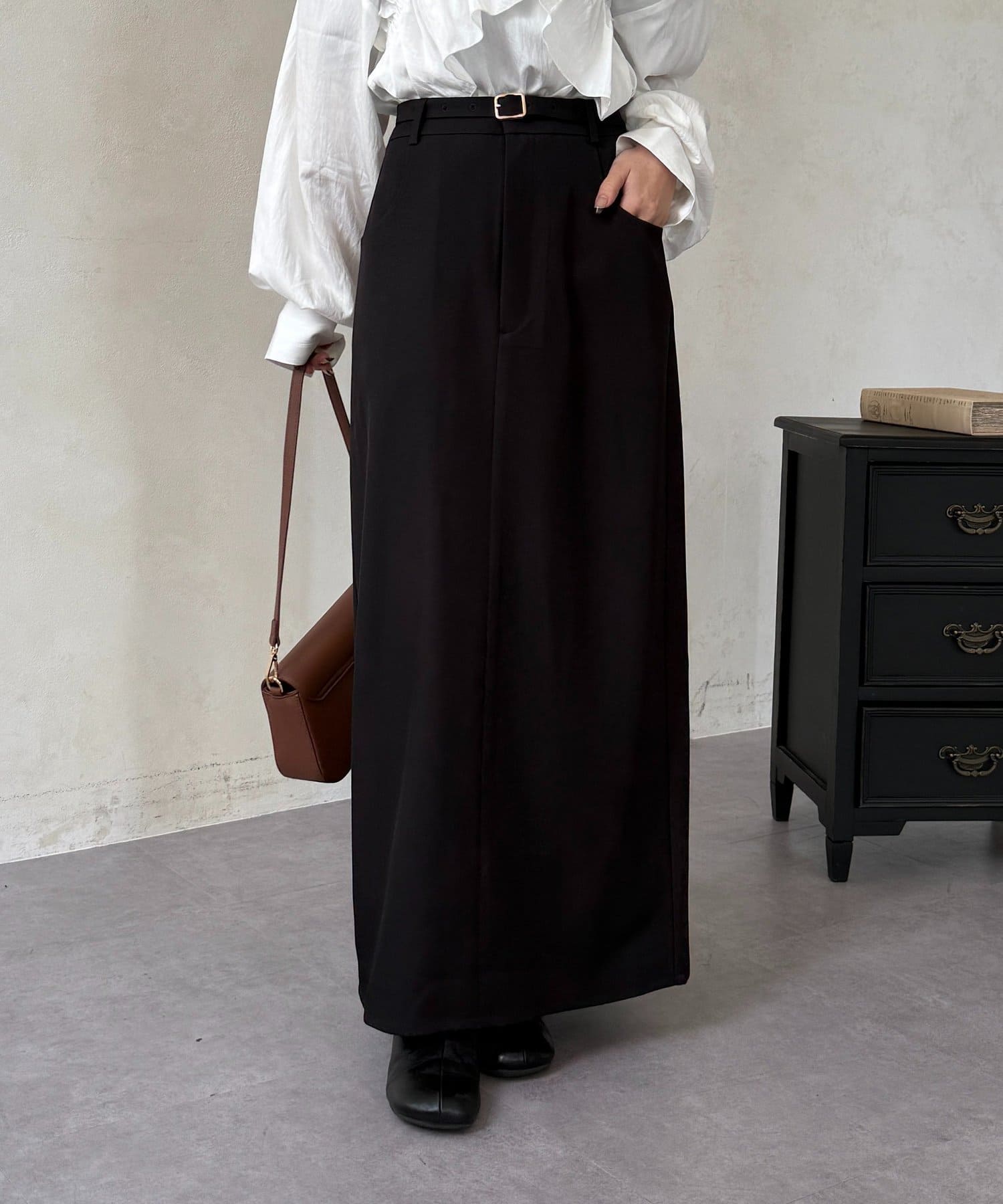 Thevon.(ゼヴォン) ベルト付きナロースカート